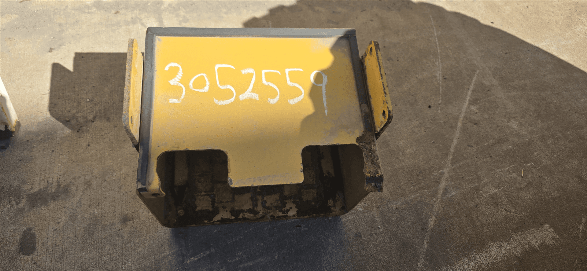 USED BOX BATTERY image 1