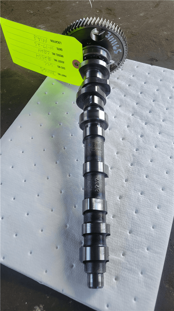 USED CAMSHAFT image 1