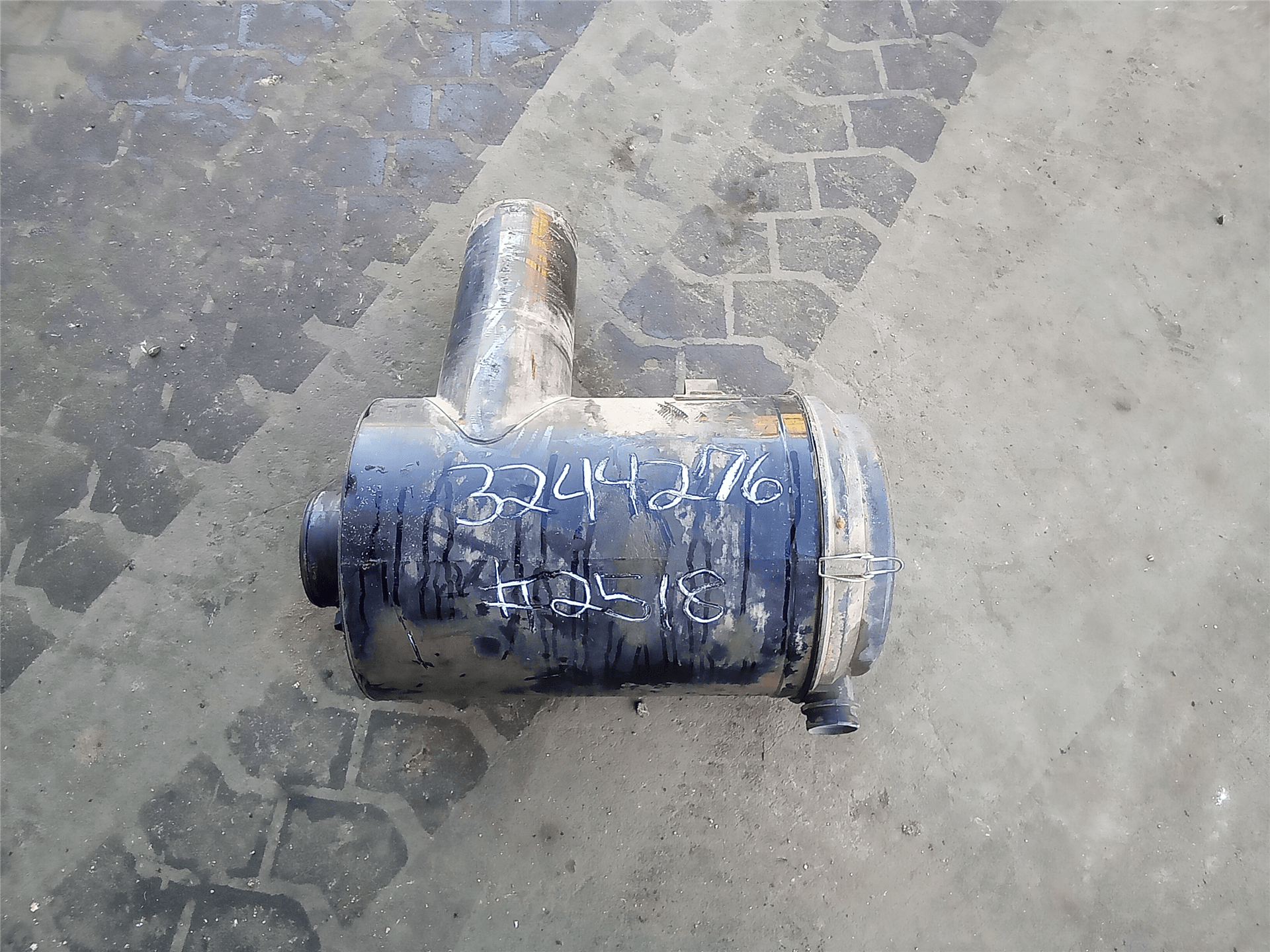 USED AIR CLEANER image 1