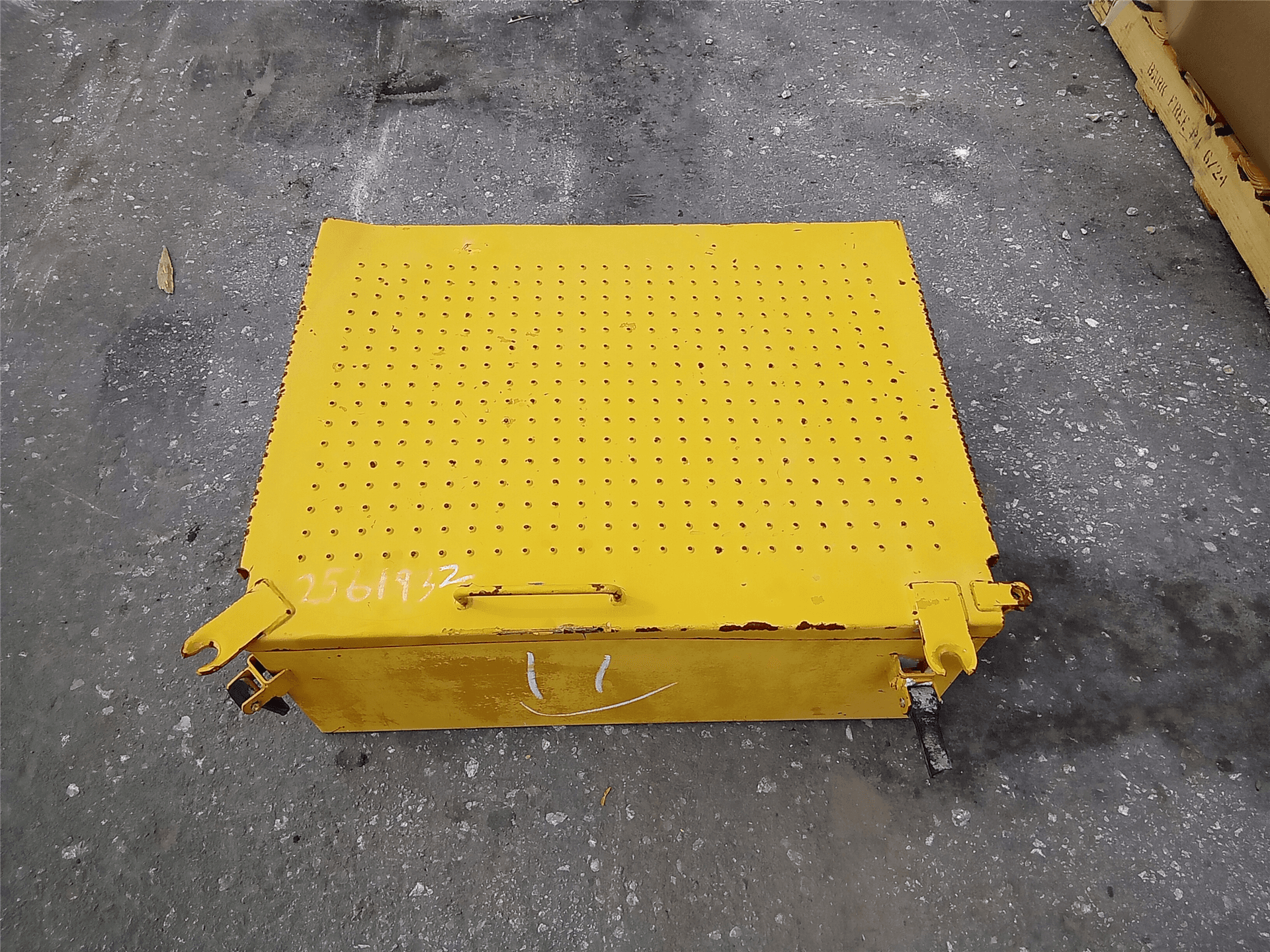 USED BATTERY BOX image 1