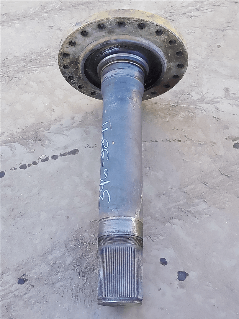 USED AXLE SHAFT image 1