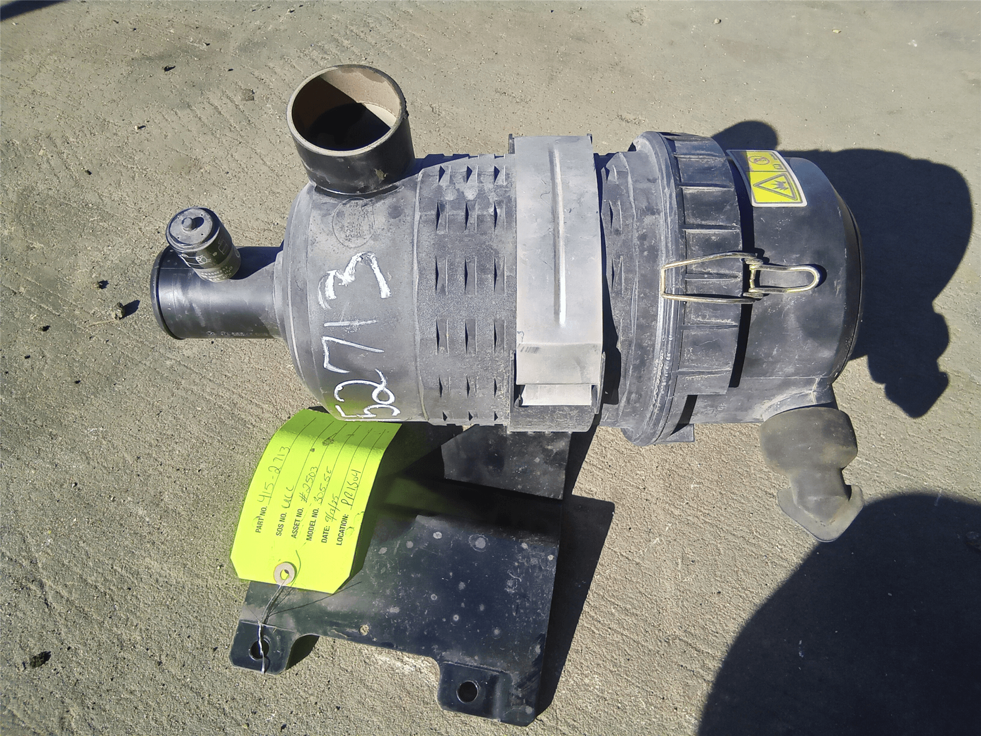USED AIR CLEANER G image 1