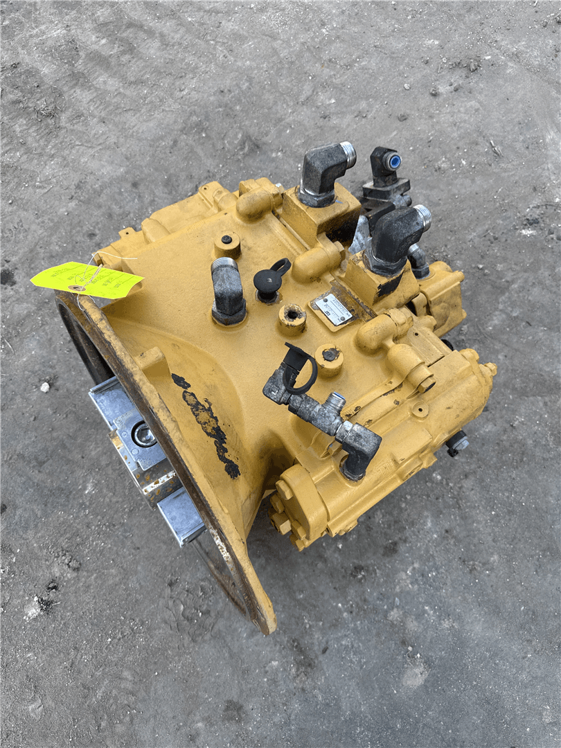 USED HYD PUMP image 1