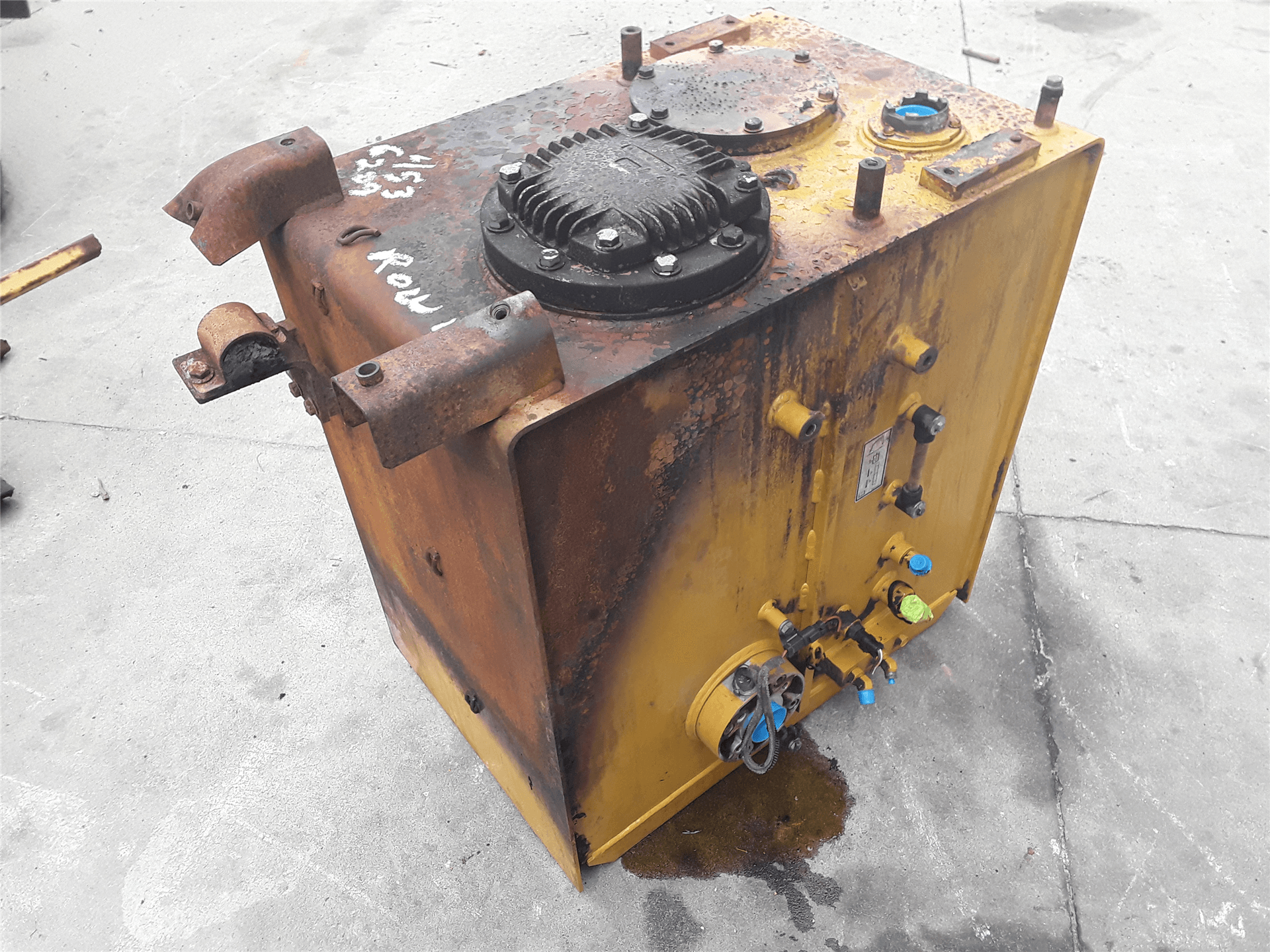 USED TANK FILTER G image 1