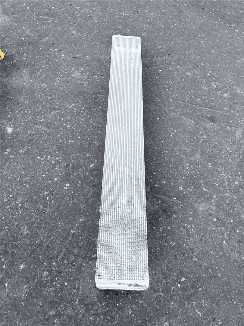 USED RADIATOR CORE image 1