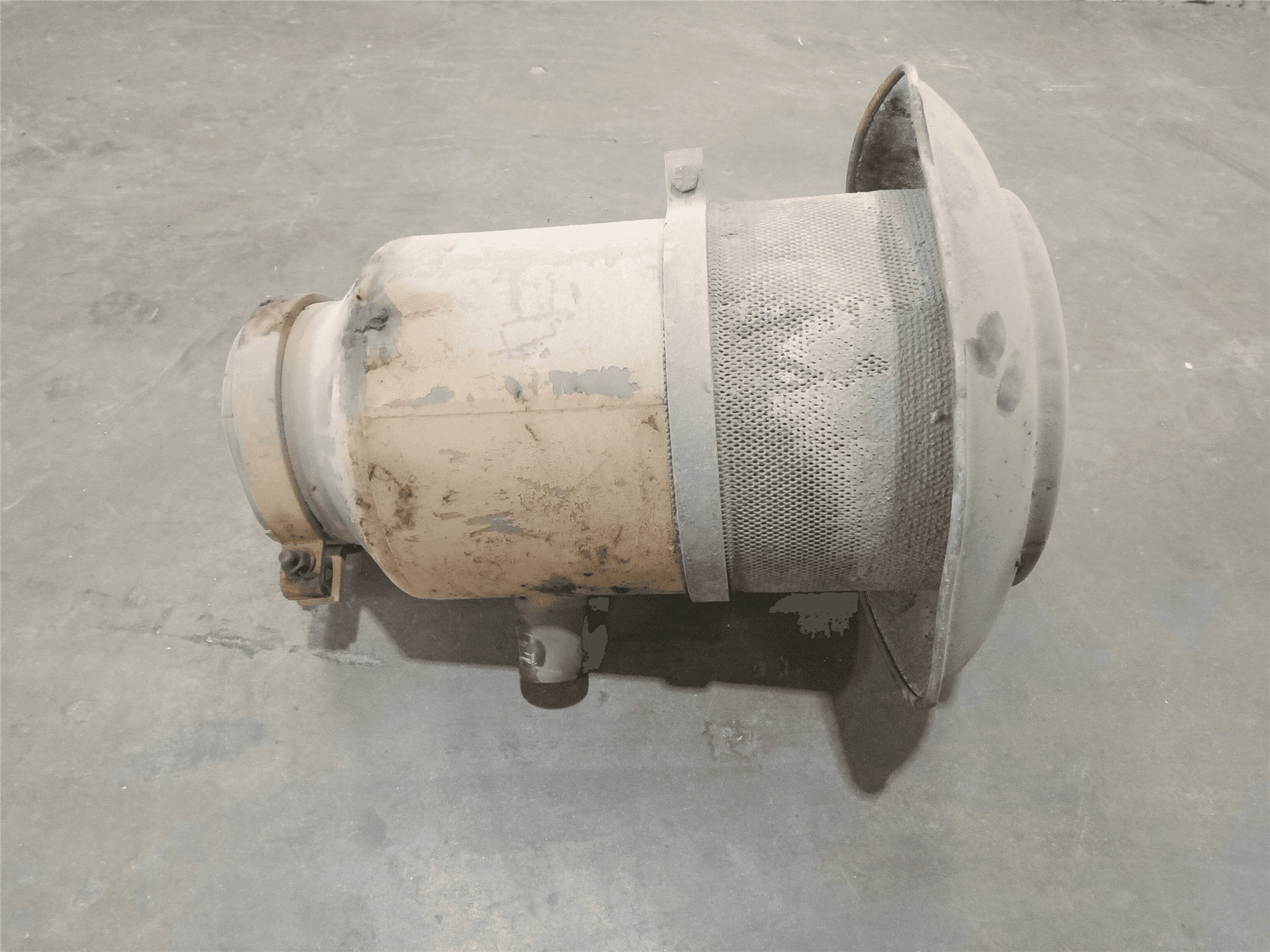 USED PRECLEANER AS image 1