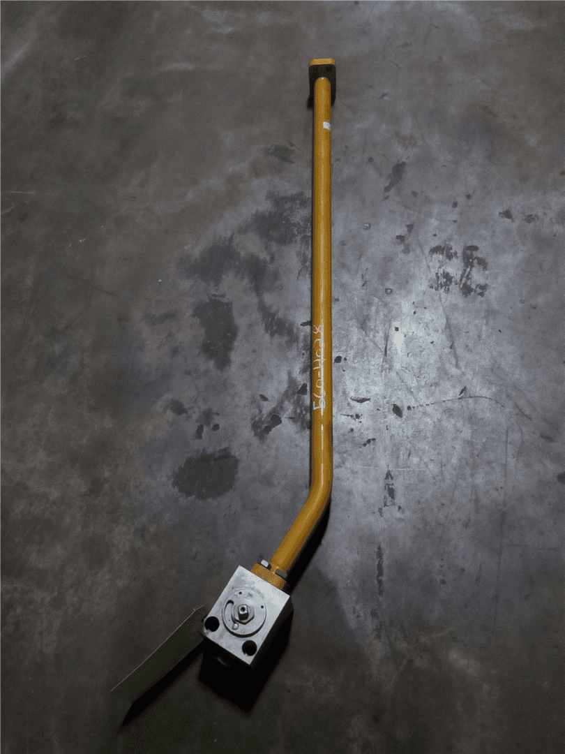 USED TUBE VALVE image 1