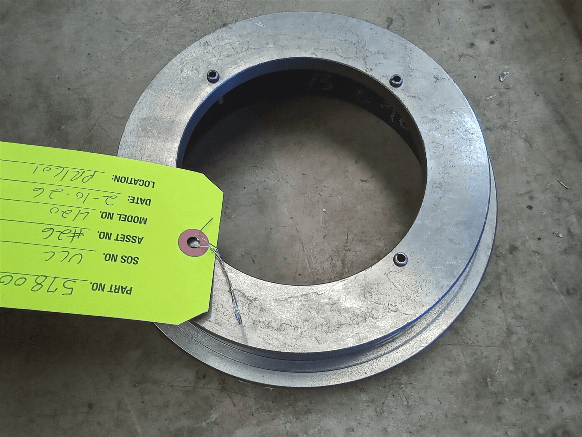USED PISTON image 1