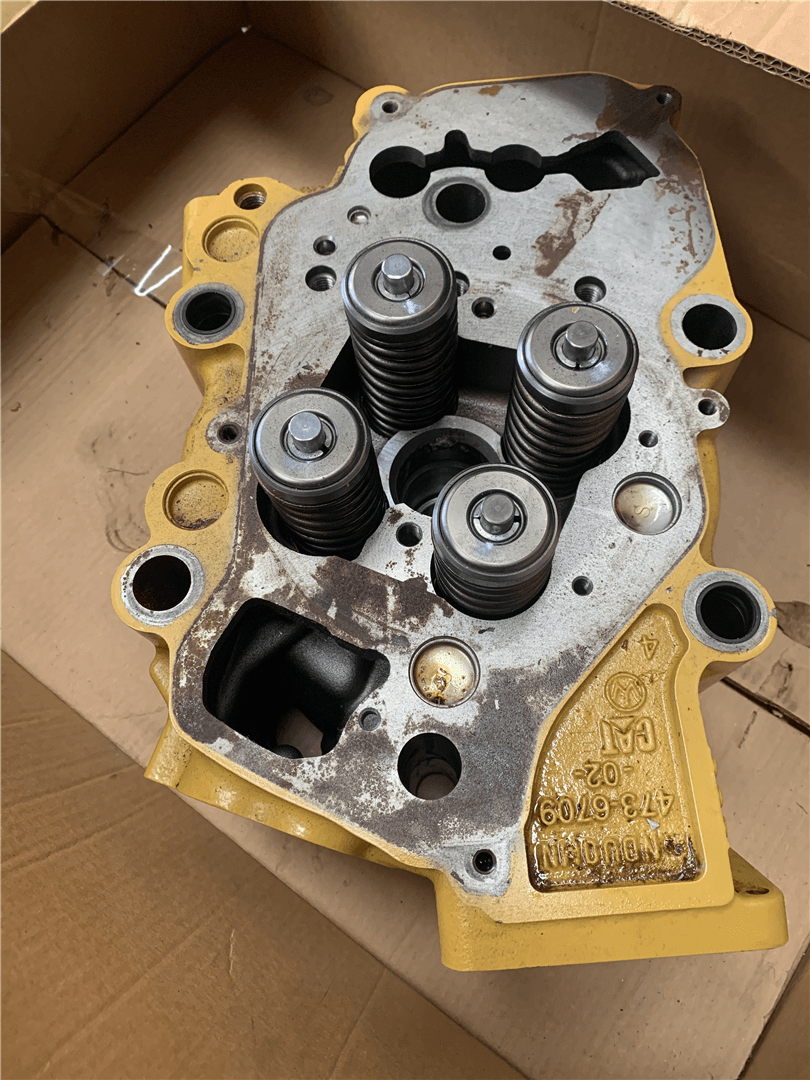 USED CYLINDER HEAD image 1