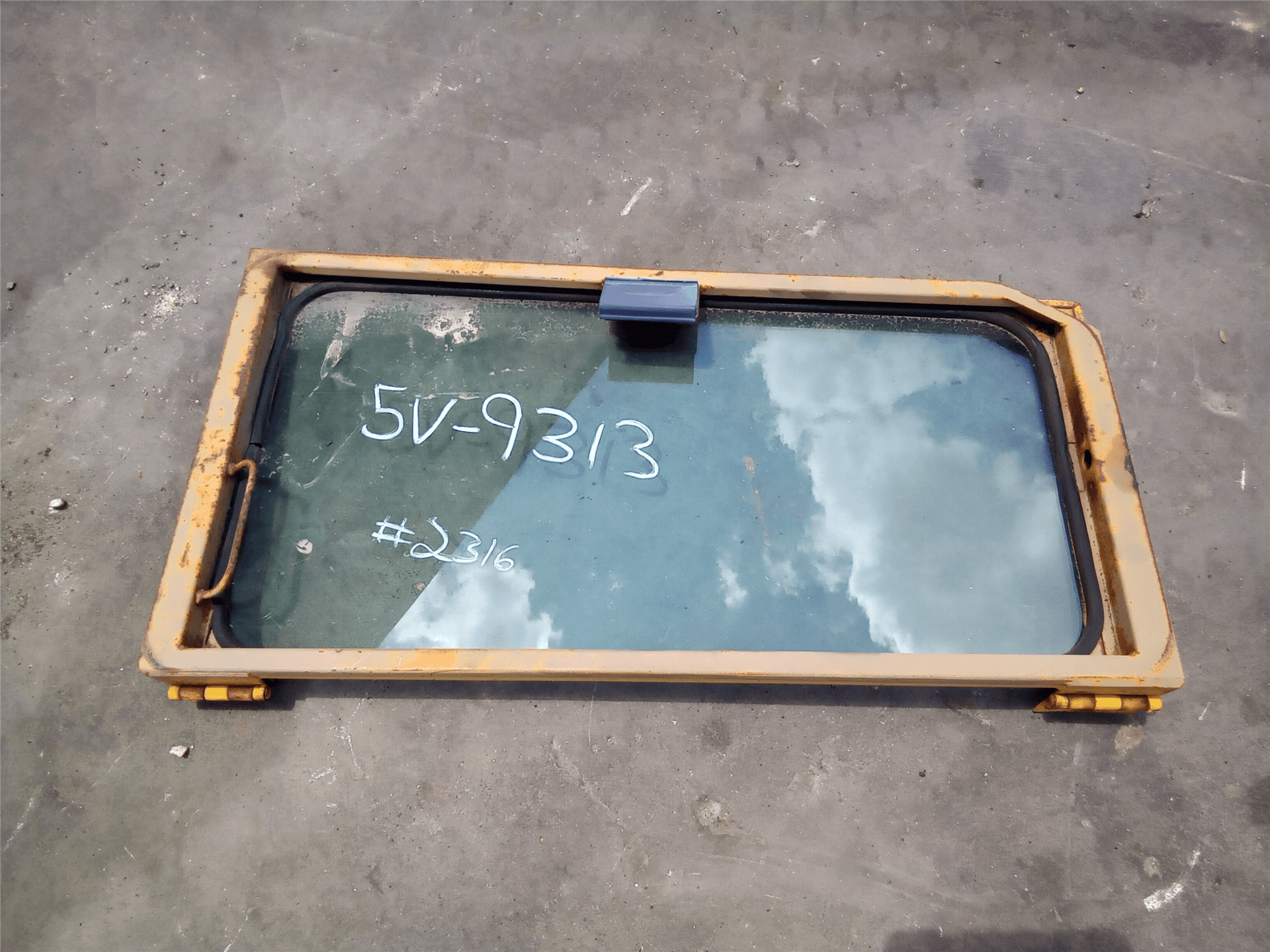 USED WINDOW GP image 1