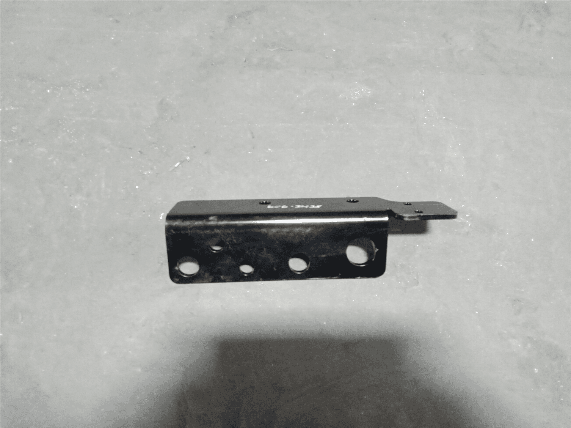 USED BRACKET image 1