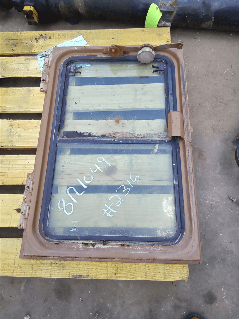 USED WINDOW GP image 1