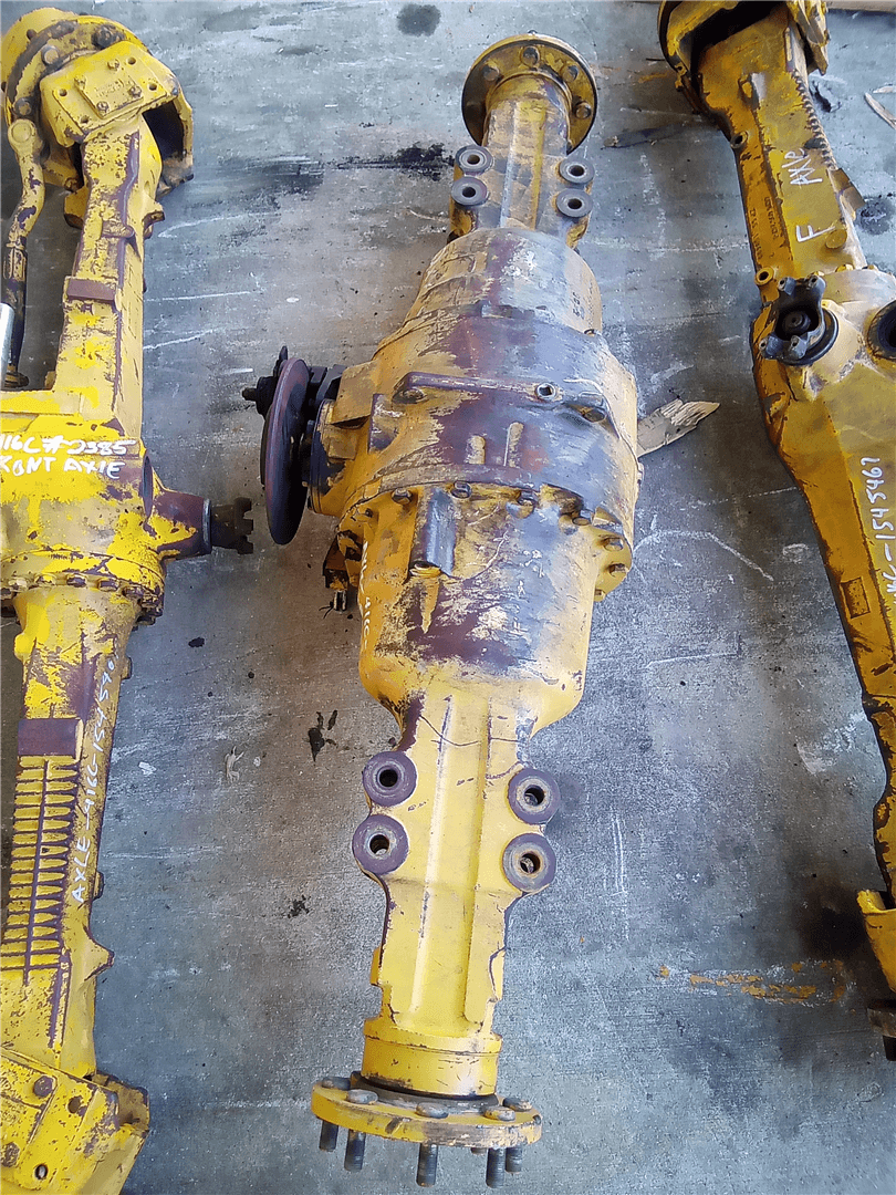 USED REAR AXLE image 1