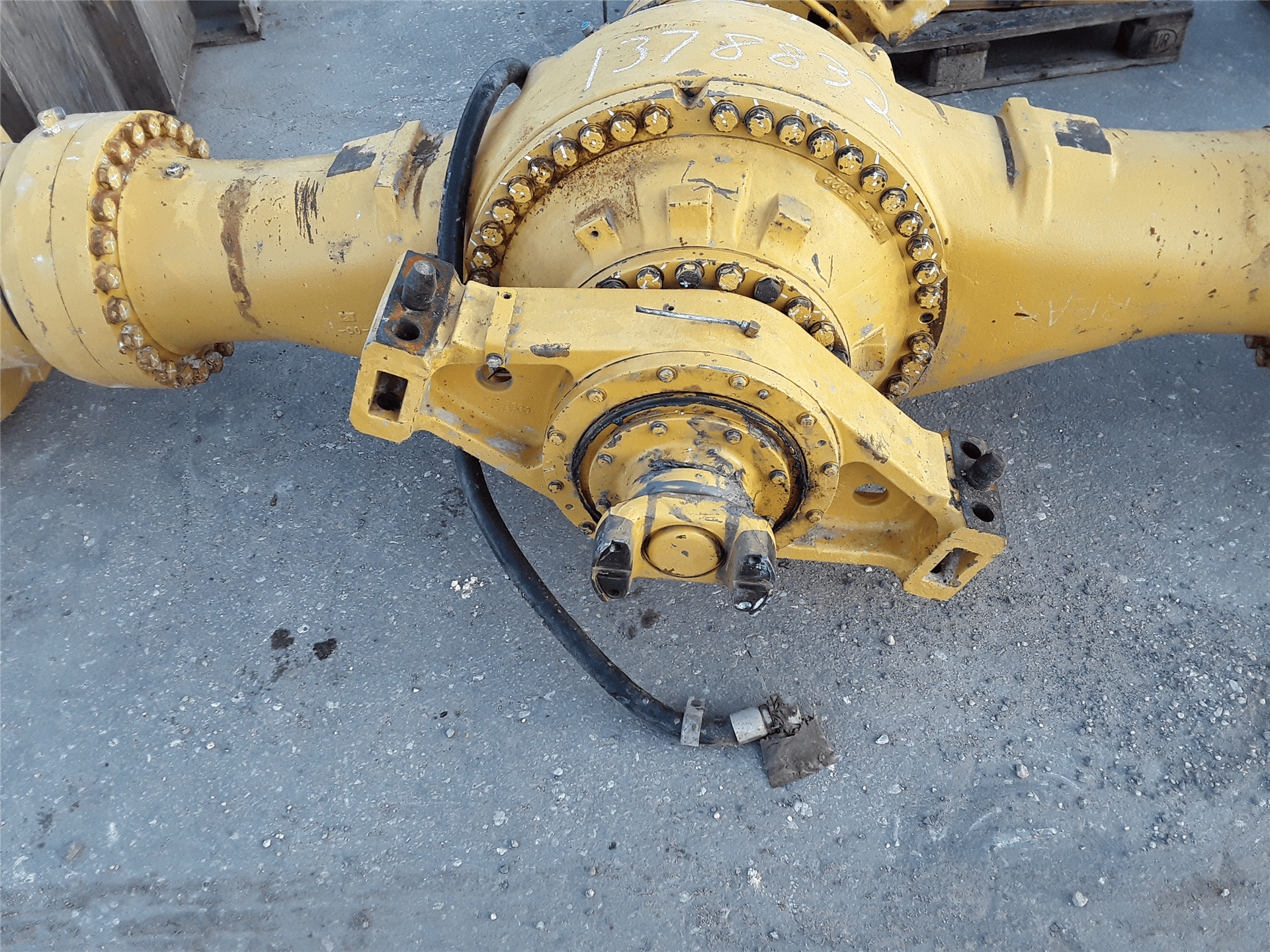 USED AXLE GROUP WI image 1