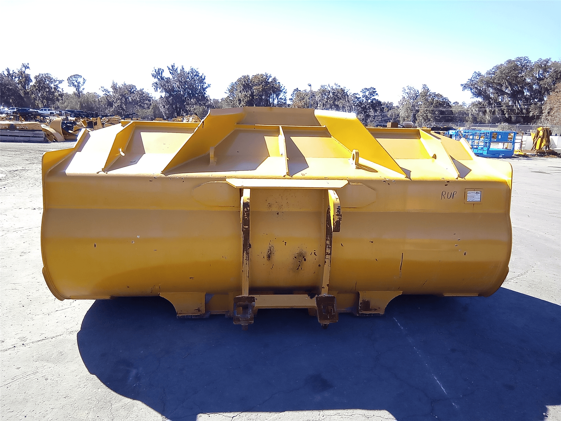 USED 136INCH BUCKE image 1