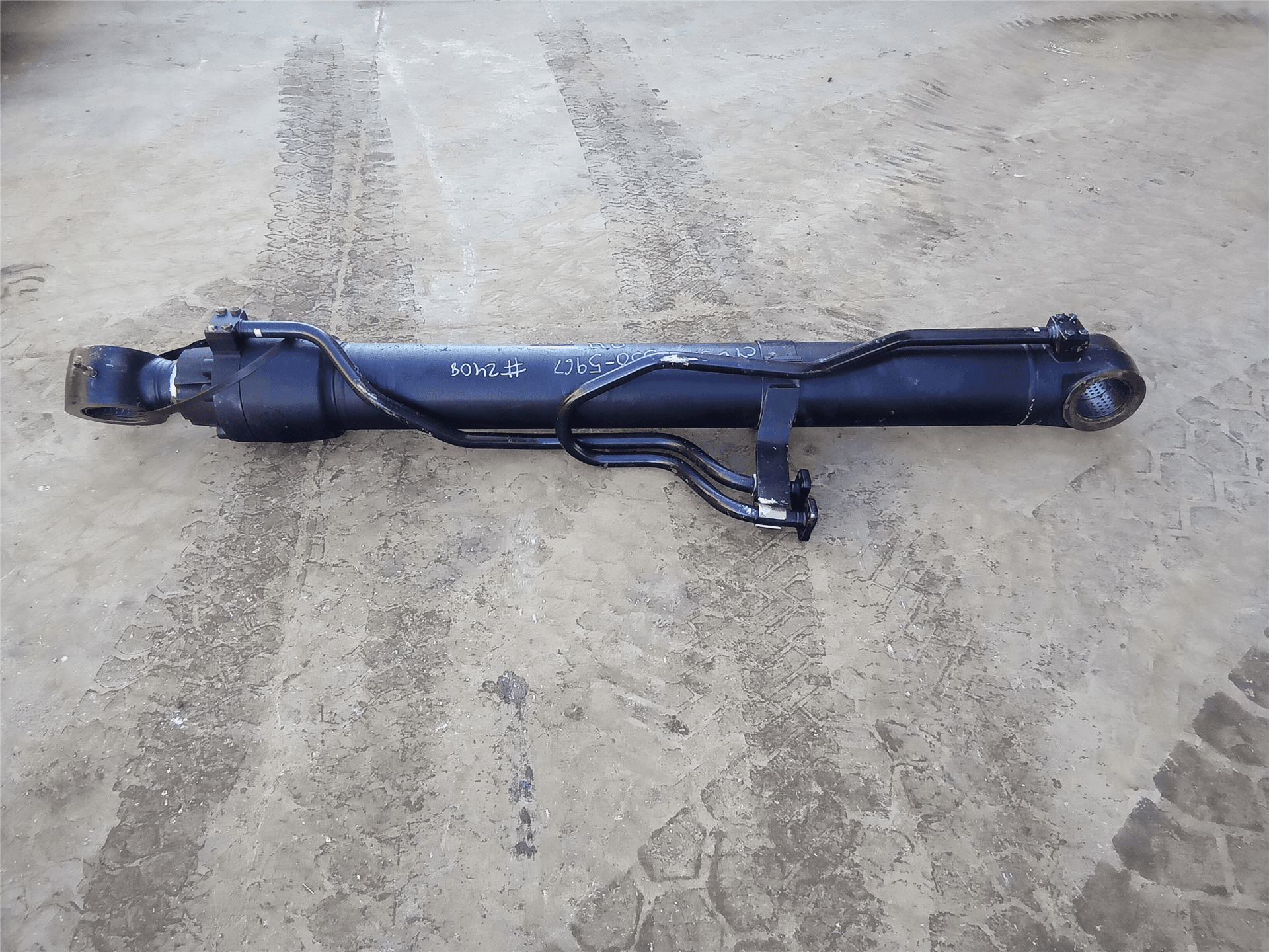 USED RH BOOM CYL image 1