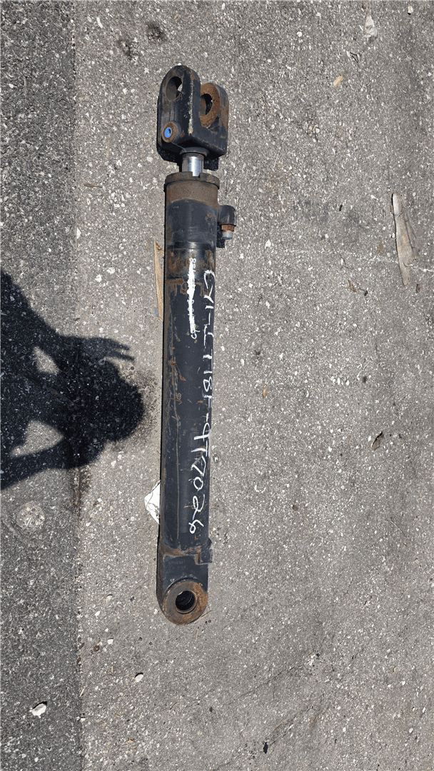 USED TILT CYL GP image 1