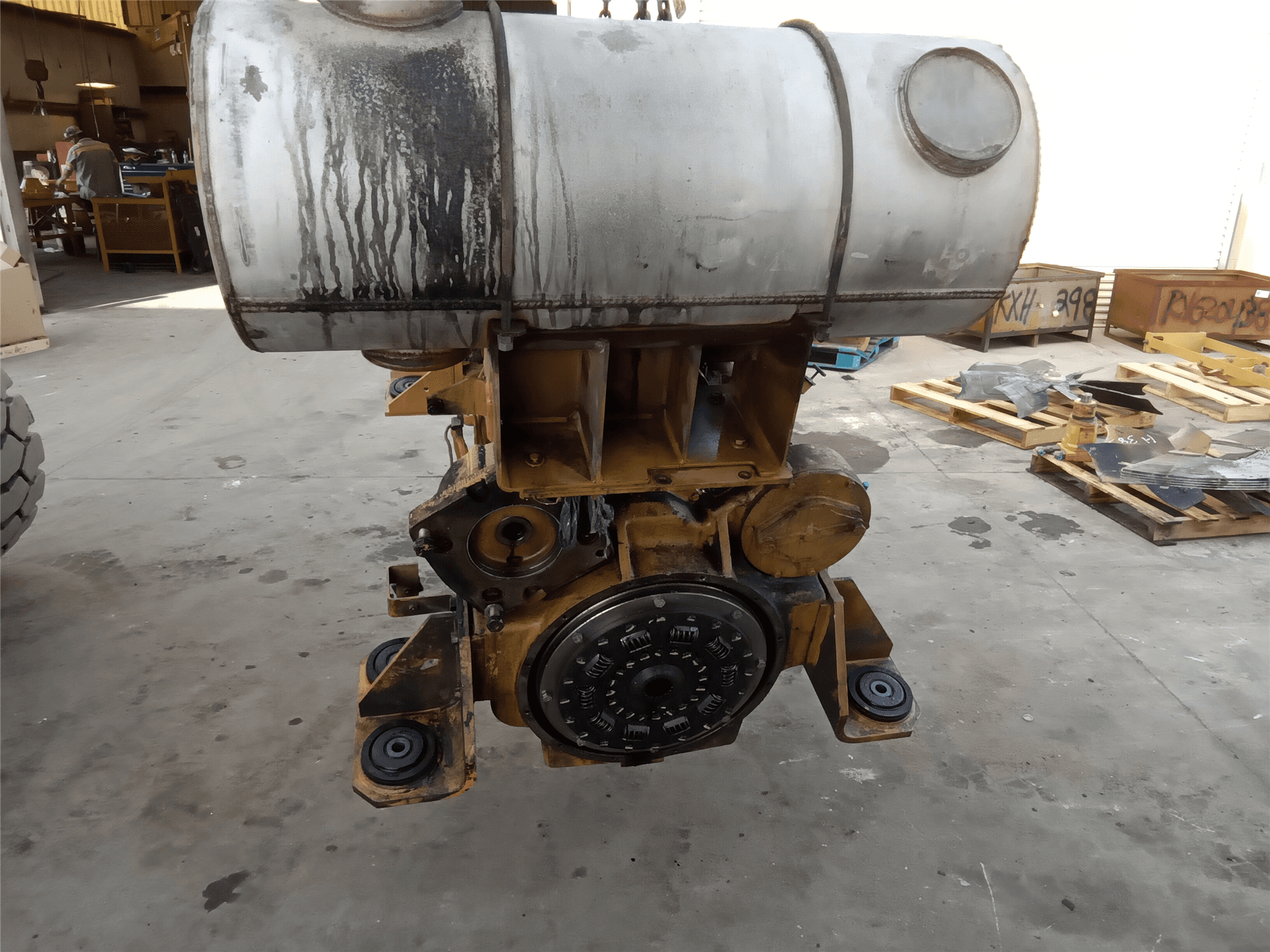 USED ENGINE image 1