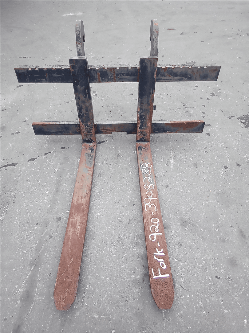 USED FORK CARRIAGE image 1