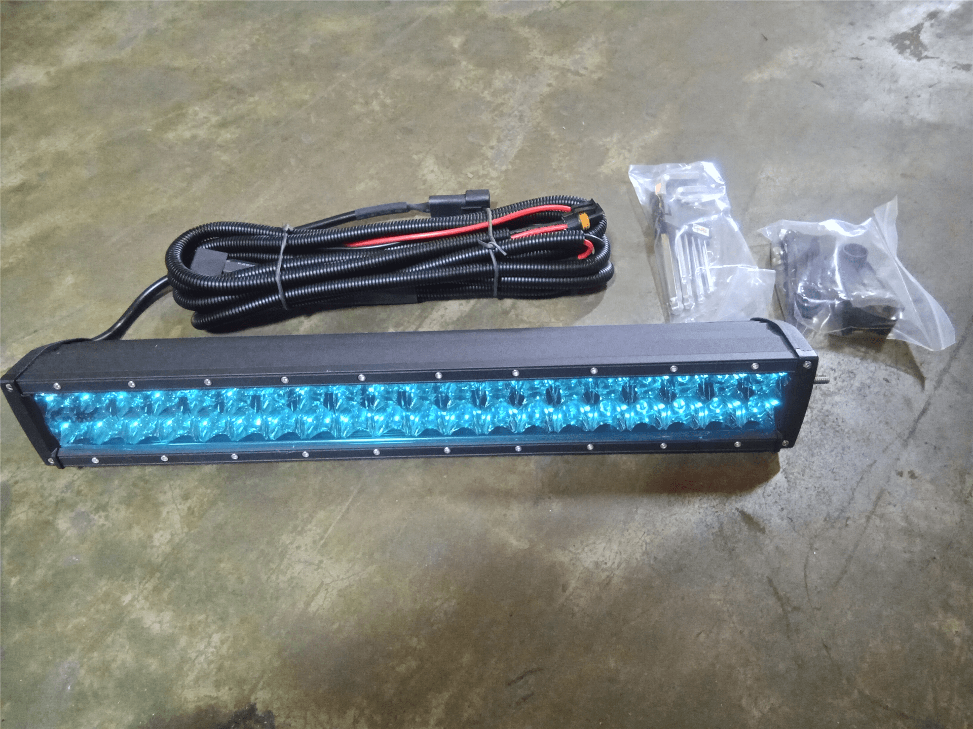 NEW FORWARD LIGHTN image 1