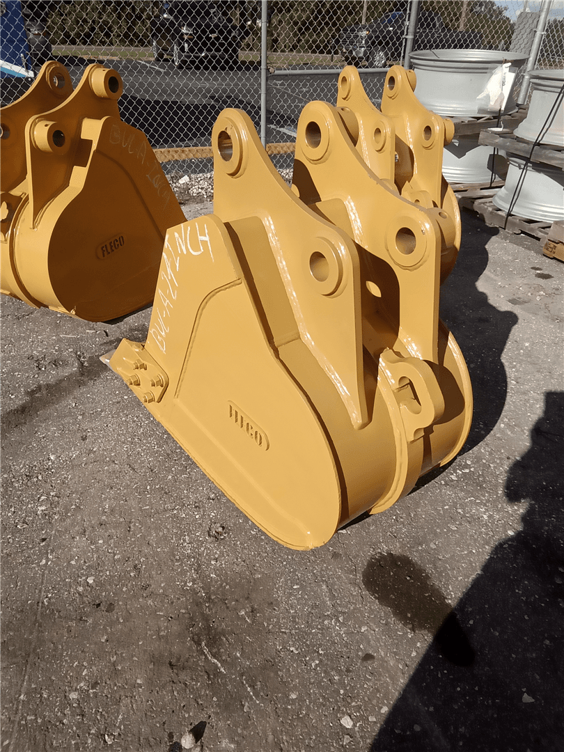 NEW 24 INCH BUCKET image 1
