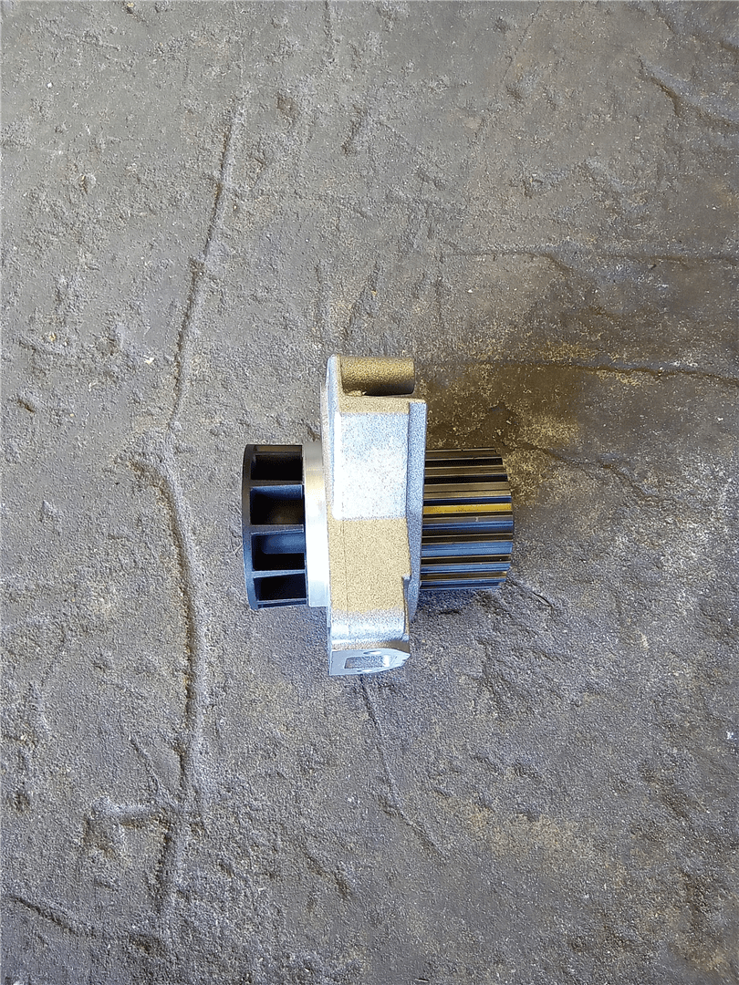 NEW WATER PUMP image 1