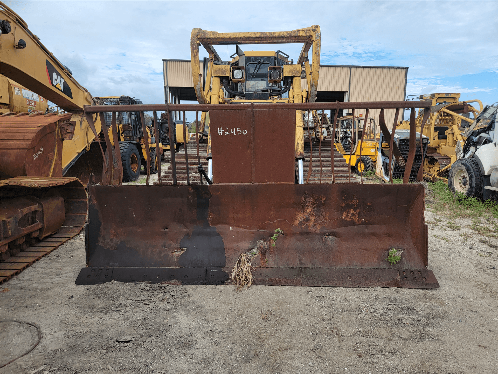 D6R-ADE00571 image 1