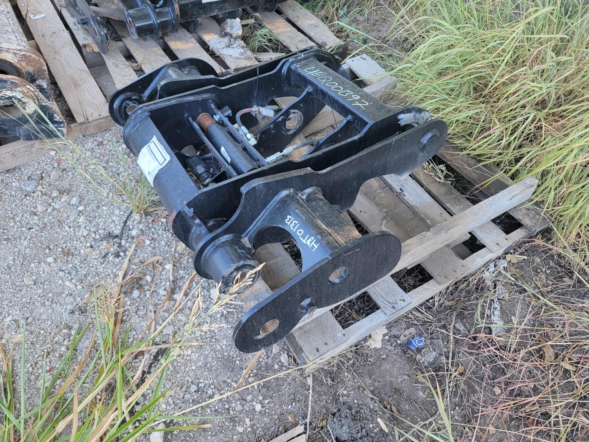 CAT IT COUPLER  FOR NEXT GEN BACKHOE BLH image 1