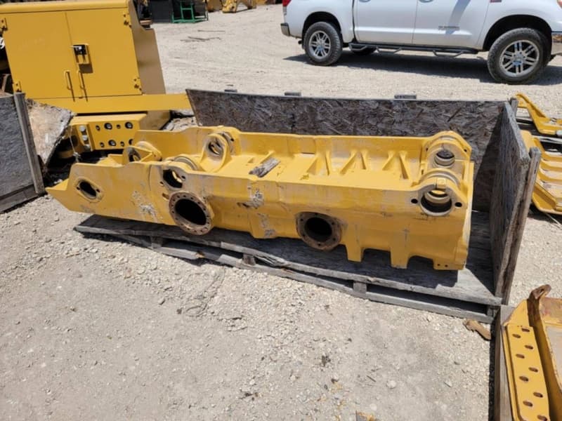 3102887 LH AND 3102886 RH REAR TRACK FRAME  NEW          MQ image 1