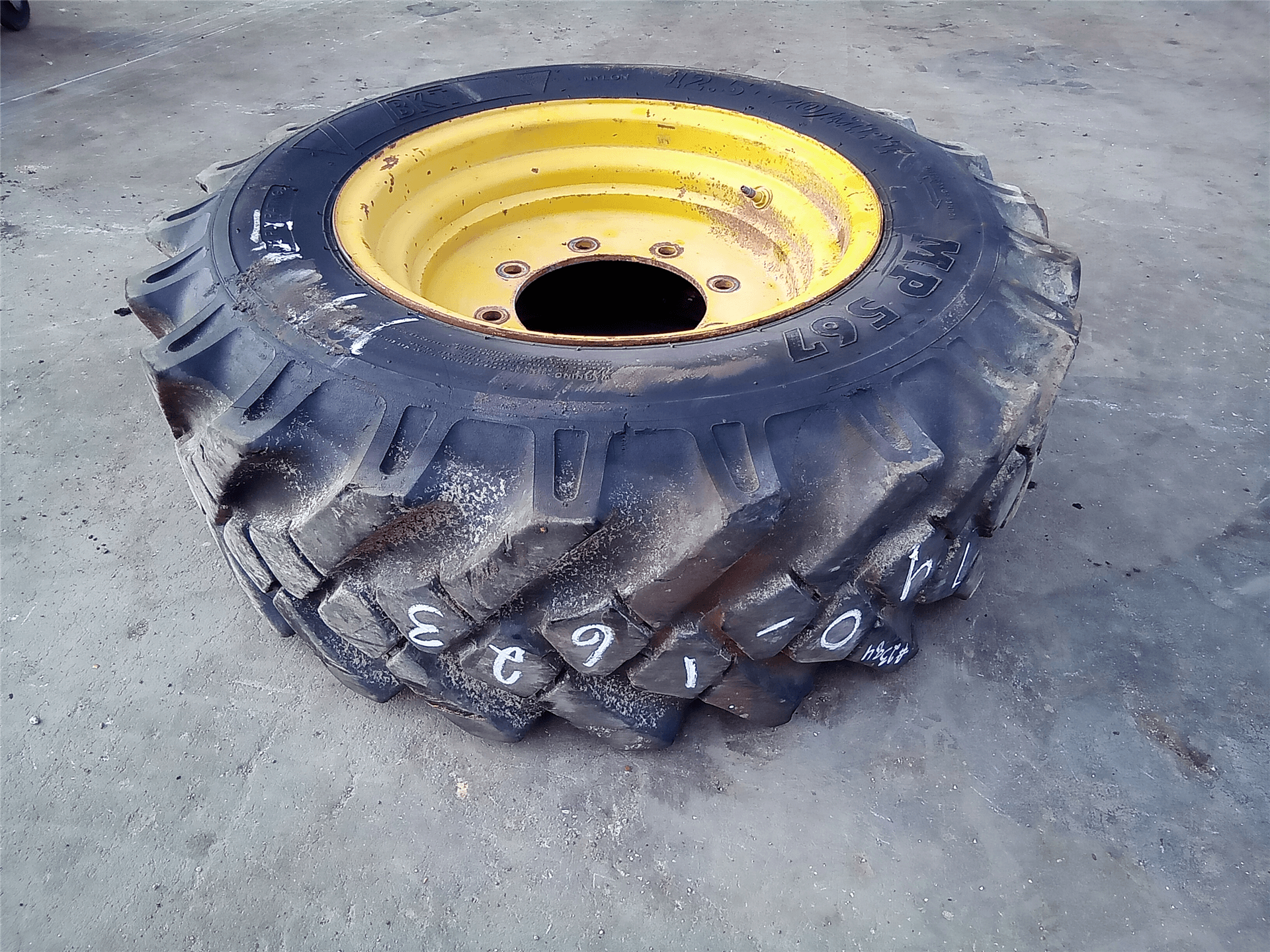 USED TIRE RIM image 1
