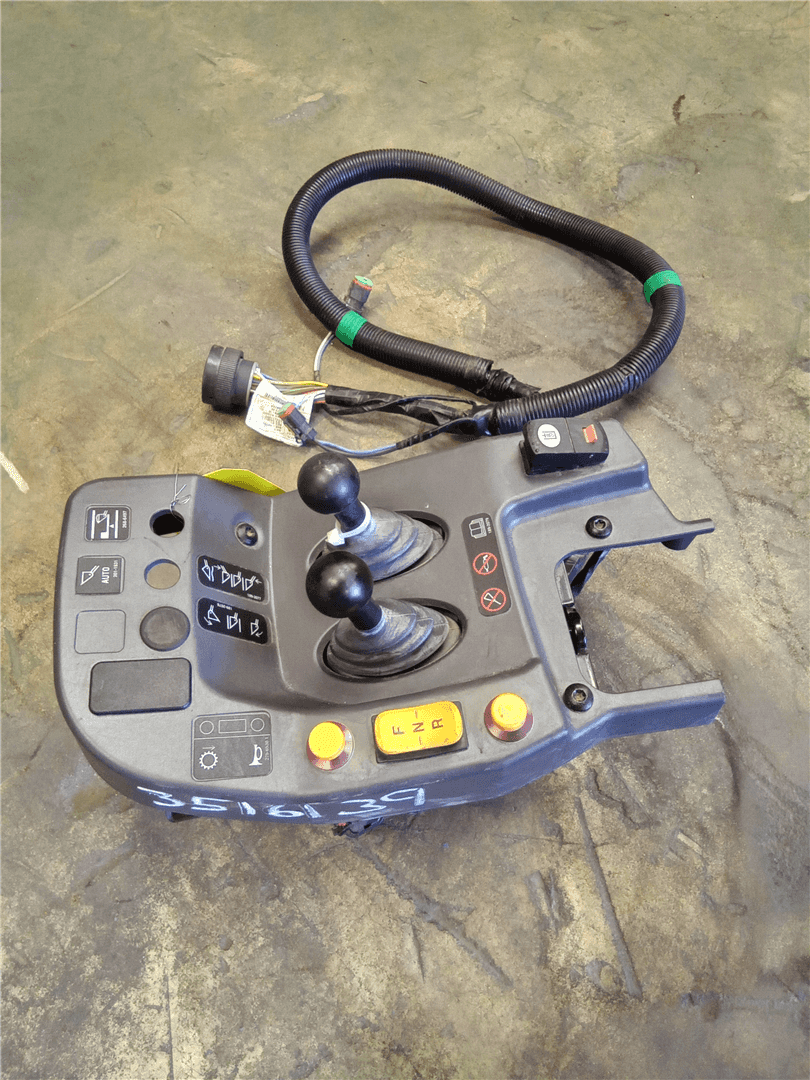 USED CONTROL GP image 2