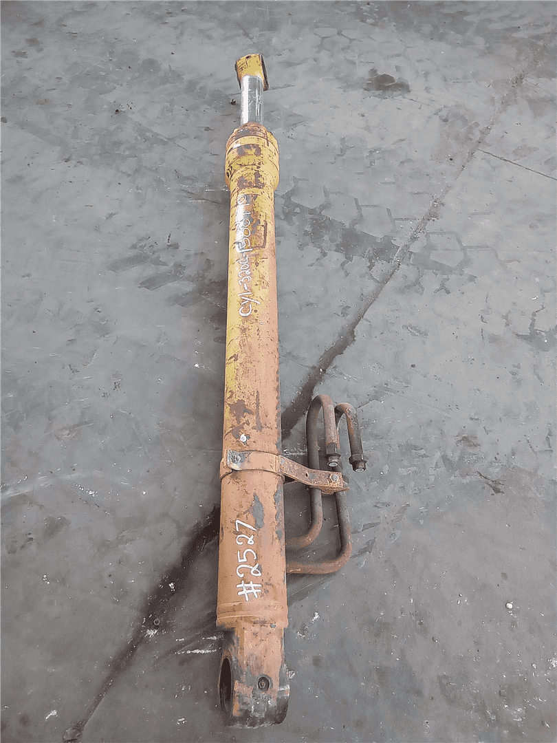 USED RH BOOM CYL image 2