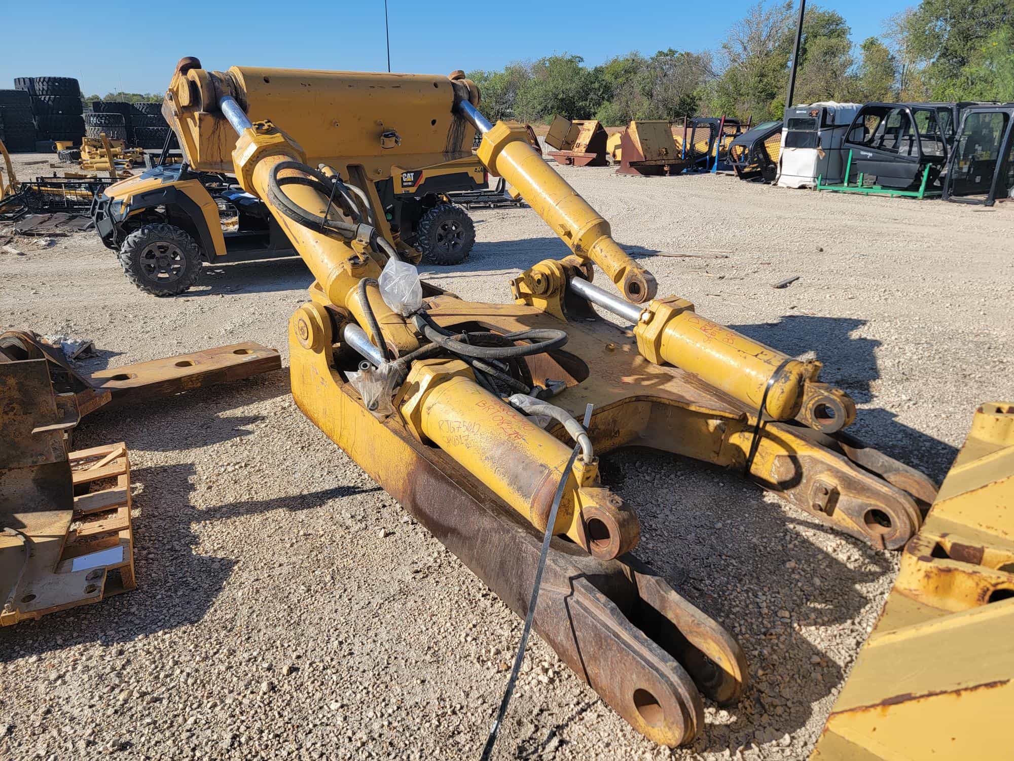 USED SINGLE SHANK RIPPER MQ image 4