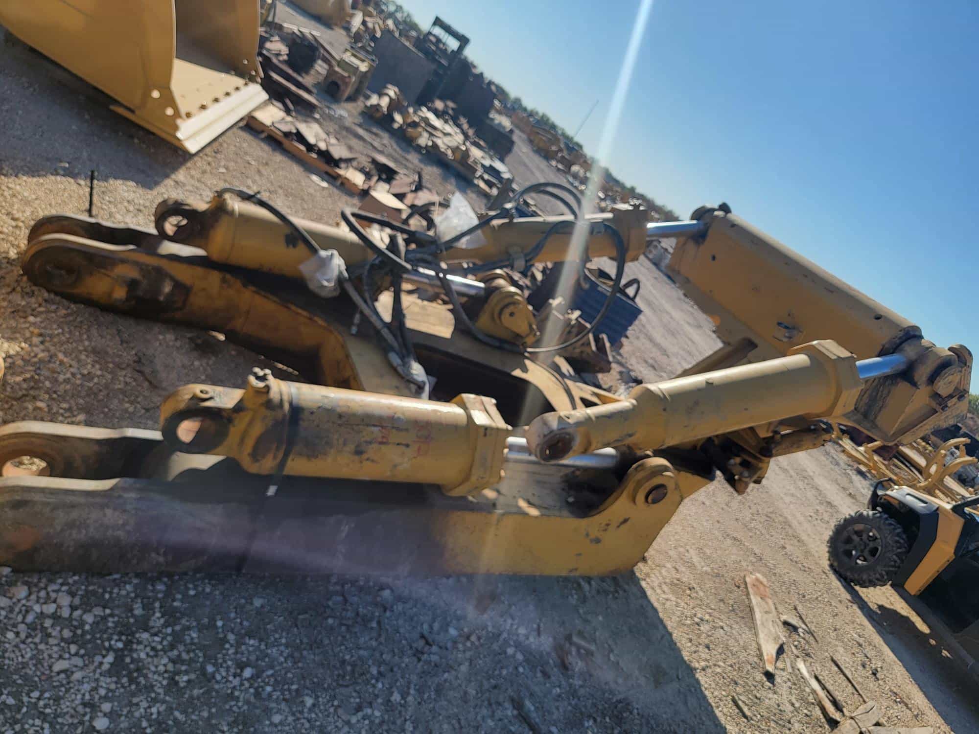 USED SINGLE SHANK RIPPER MQ image 5
