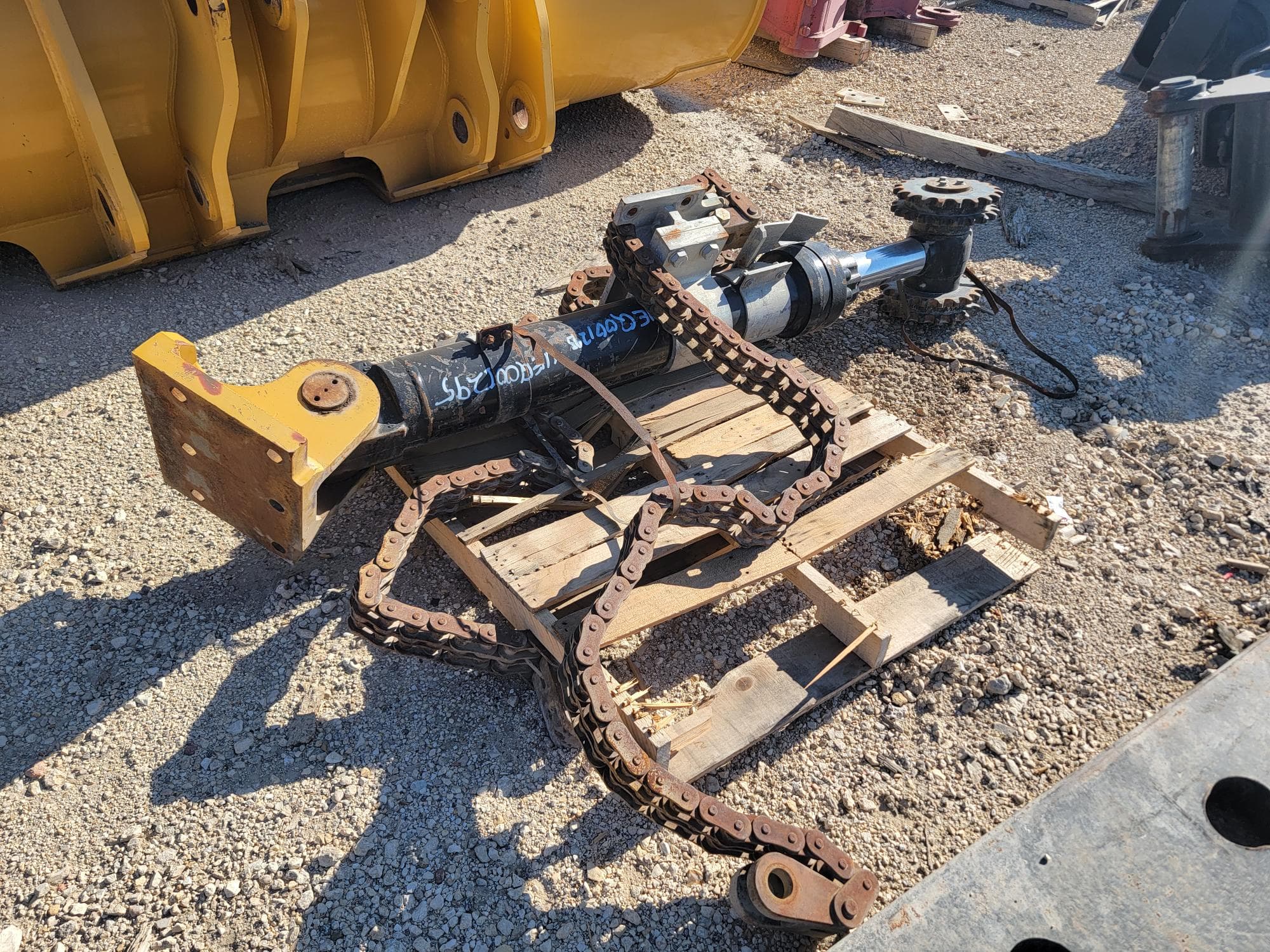 USED COUNTERWEIGHT REMOVAL GROUP MQ image 1