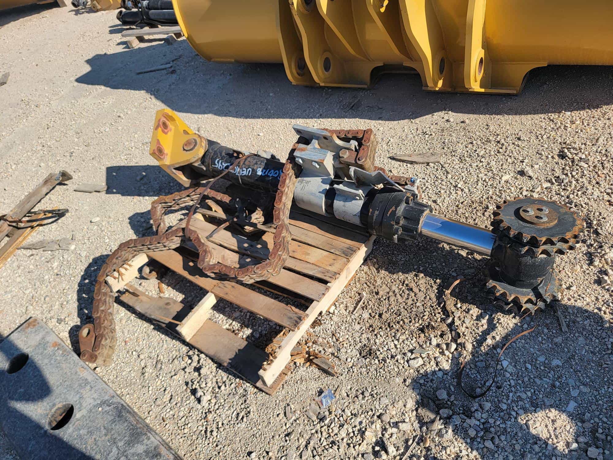 USED COUNTERWEIGHT REMOVAL GROUP MQ image 2