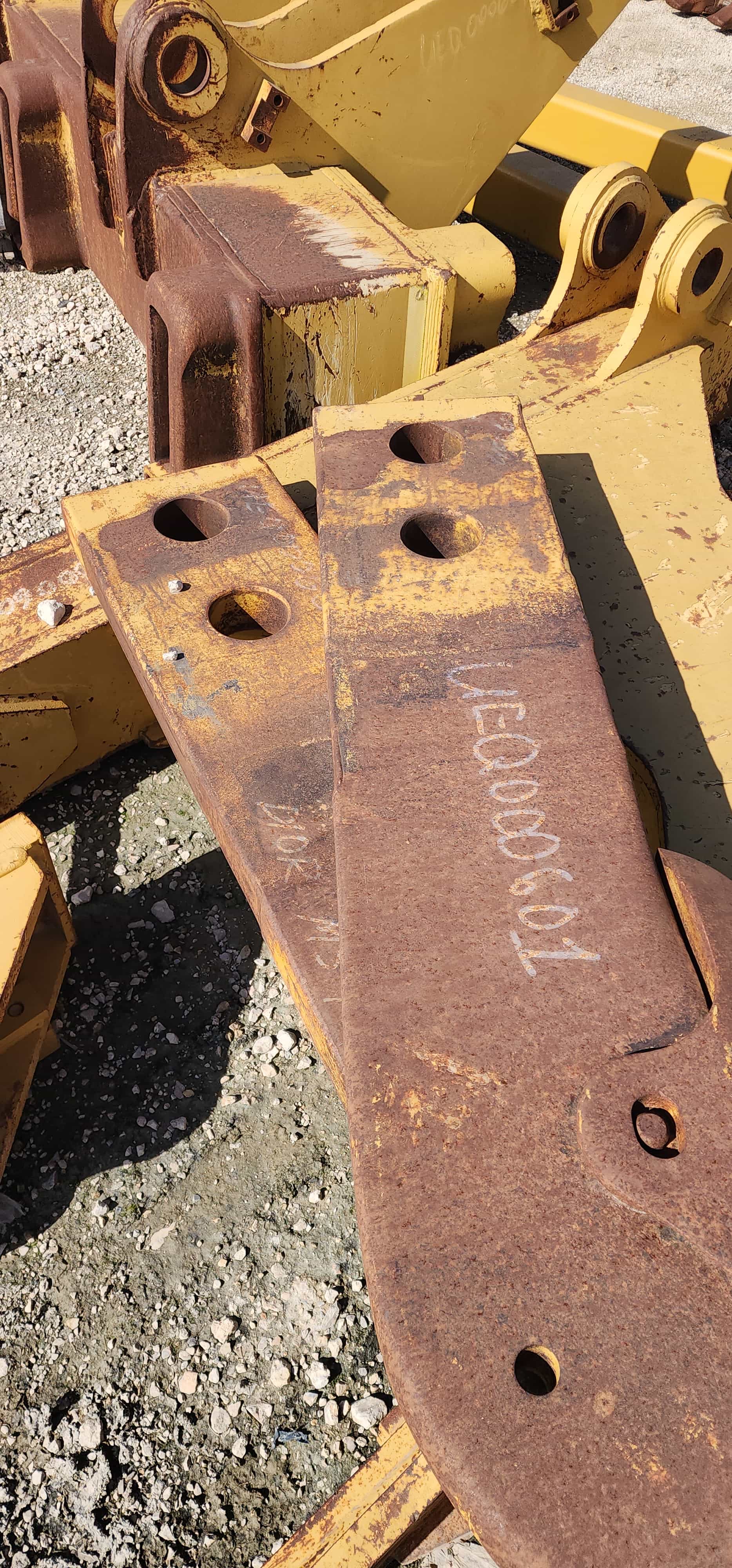 USED D10R/T RIPPER W/ 2 SHANKS 2 CYLINDERS RBLT BY HOLT MQ image 17