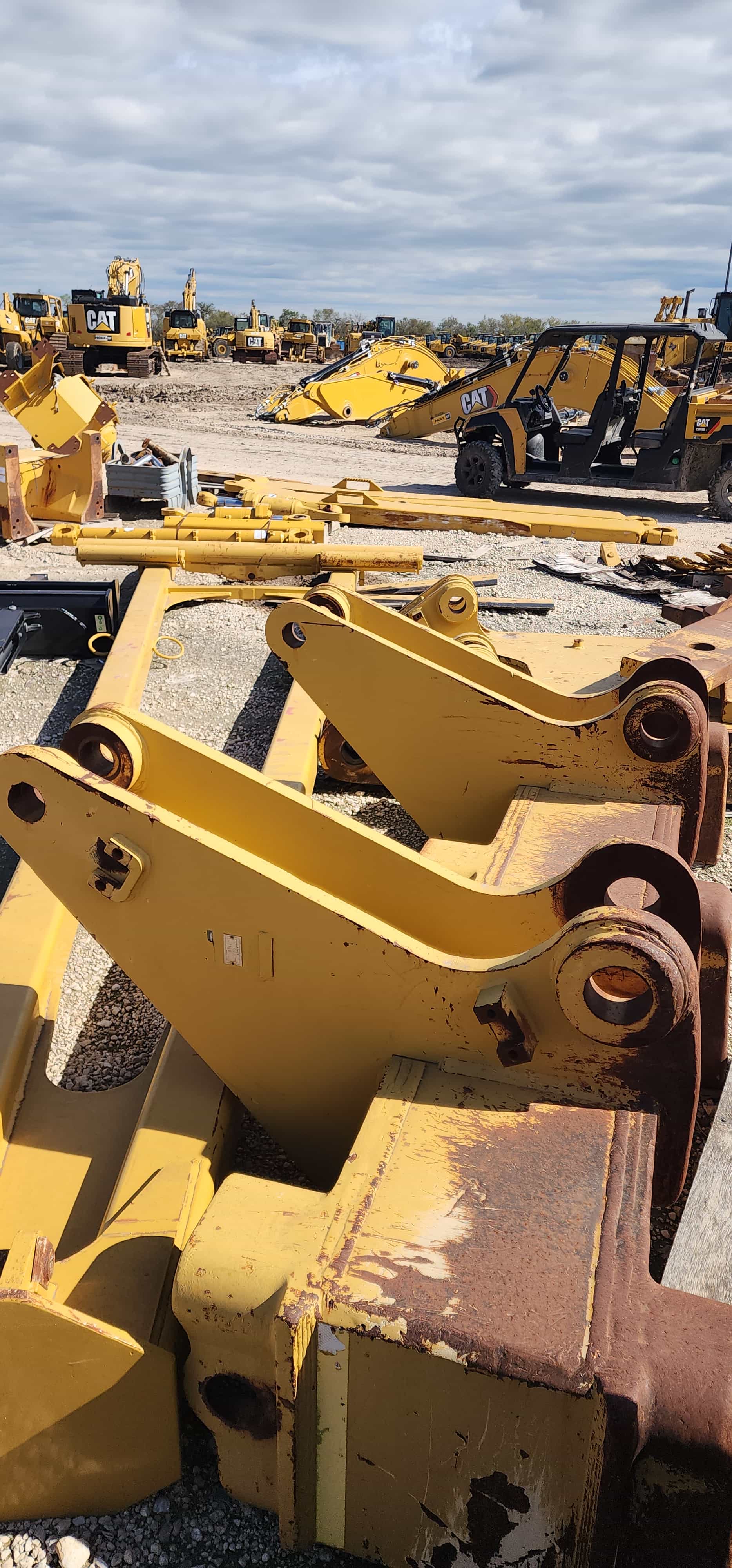 USED D10R/T RIPPER W/ 2 SHANKS 2 CYLINDERS RBLT BY HOLT MQ image 16
