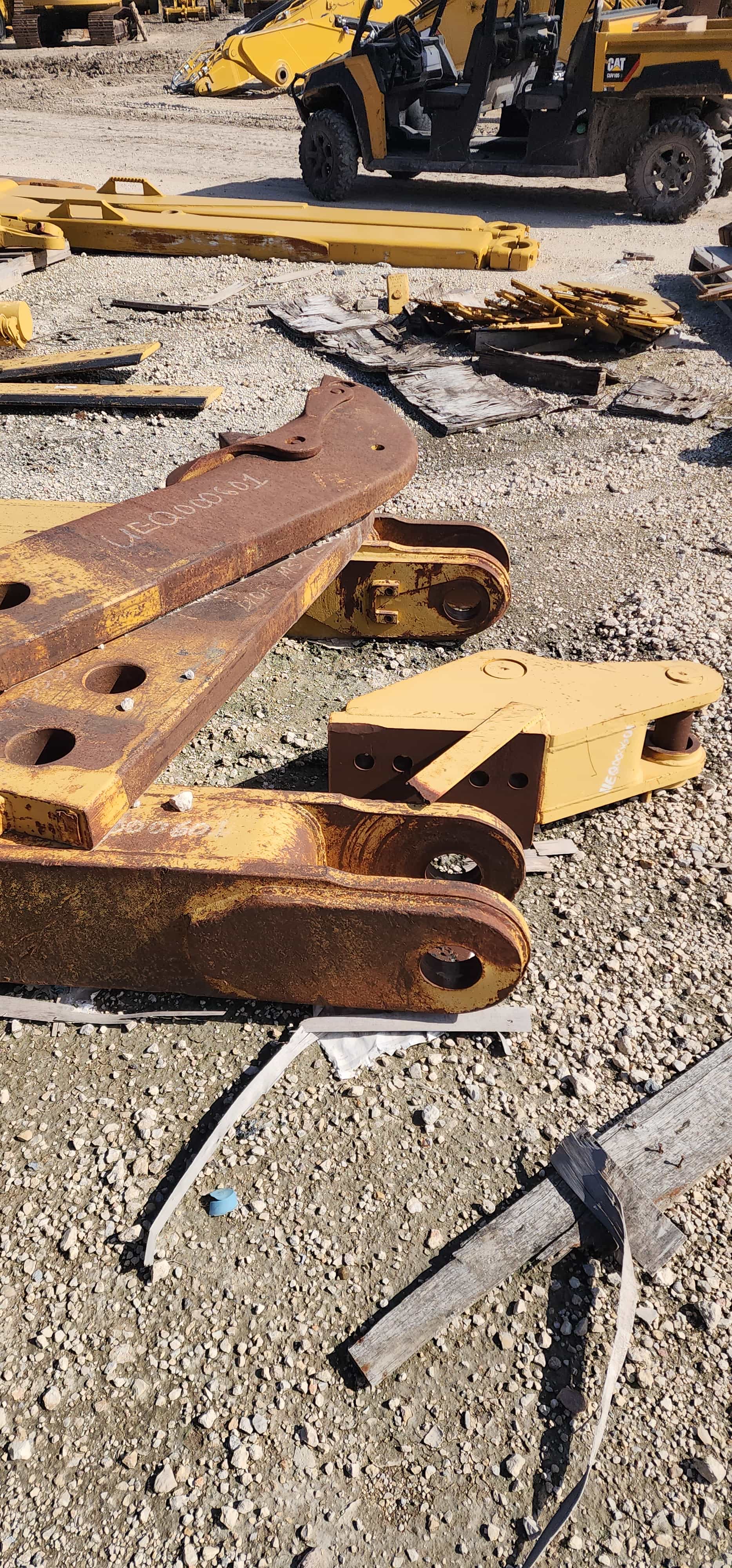 USED D10R/T RIPPER W/ 2 SHANKS 2 CYLINDERS RBLT BY HOLT MQ image 15
