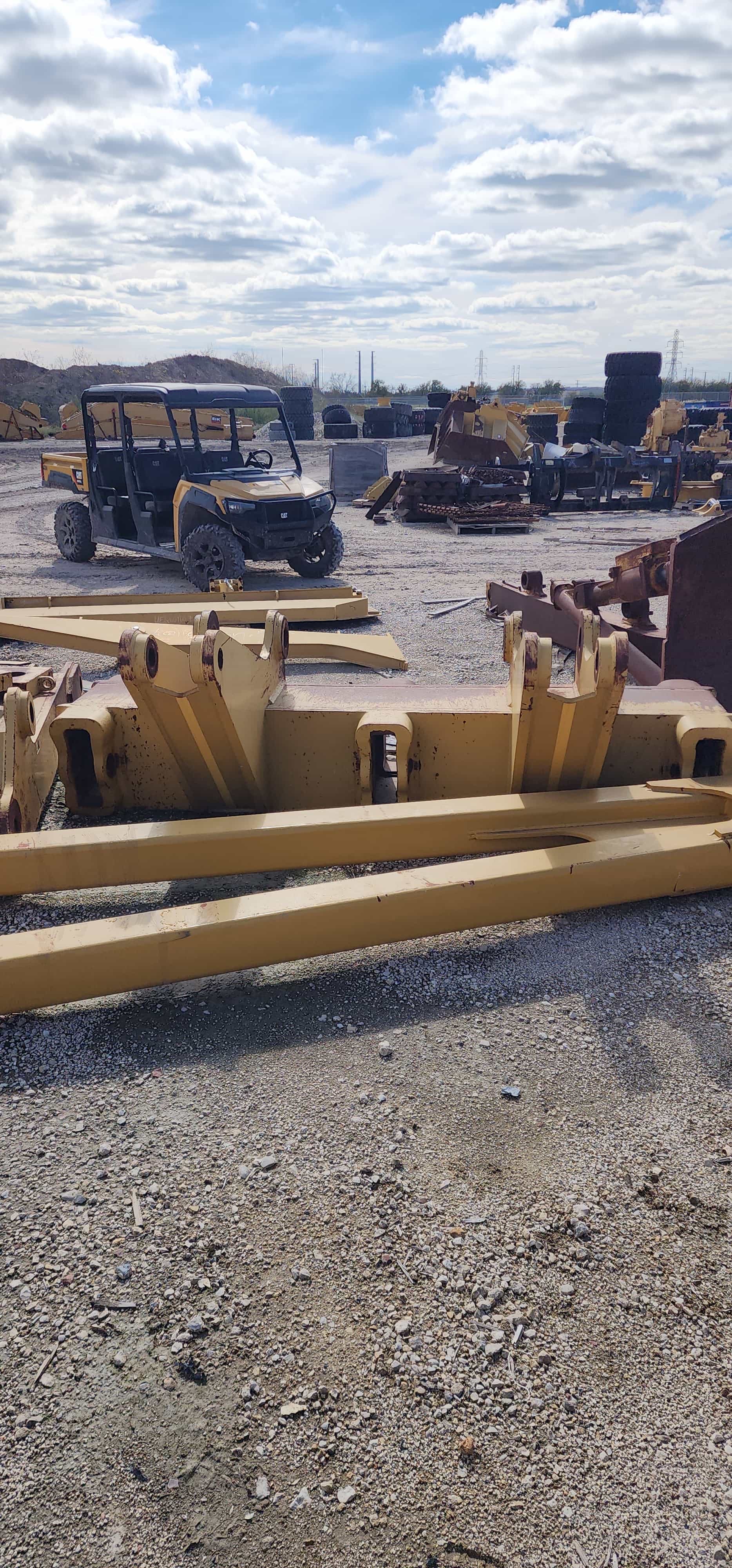 USED D10R/T RIPPER W/ 2 SHANKS 2 CYLINDERS RBLT BY HOLT MQ image 4