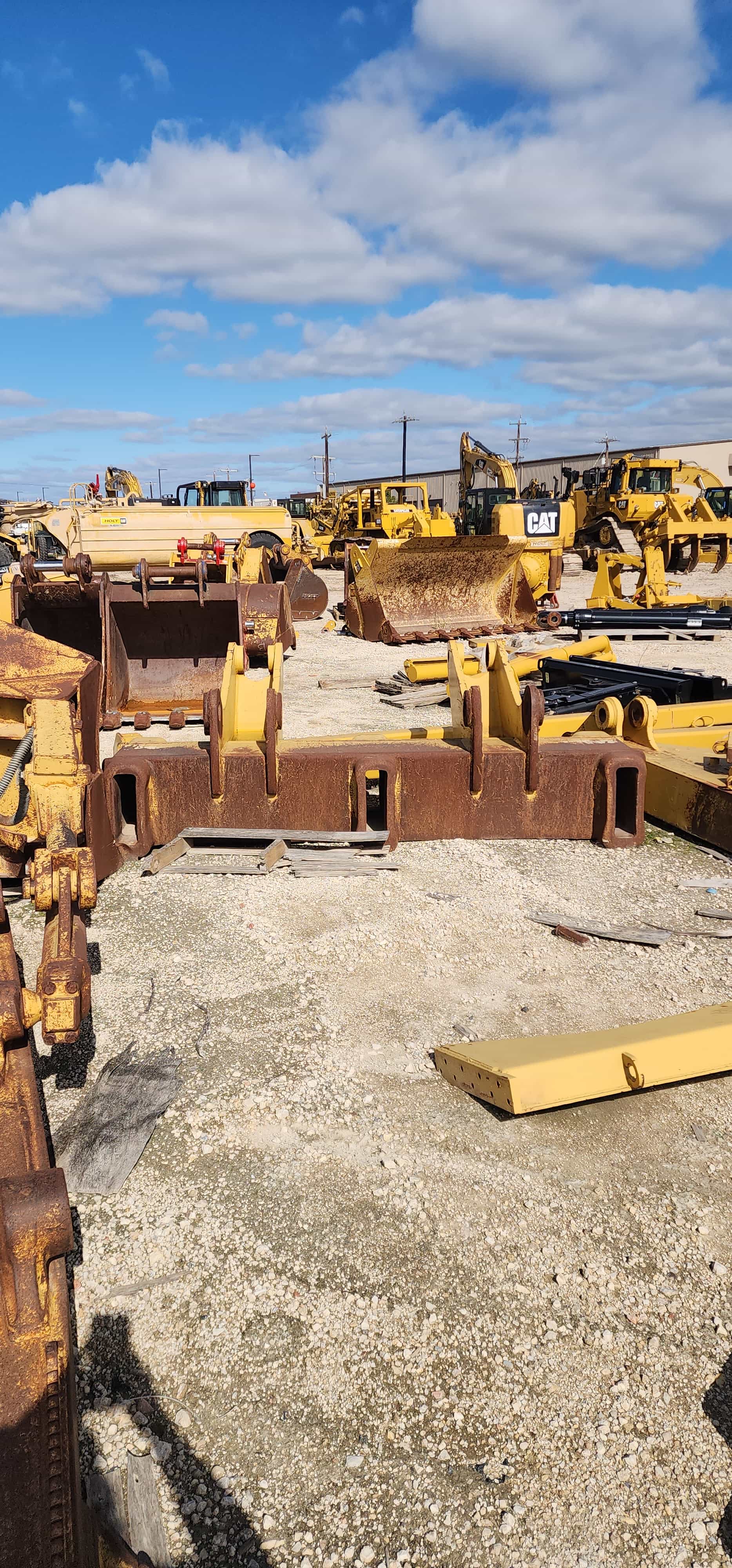 USED D10R/T RIPPER W/ 2 SHANKS 2 CYLINDERS RBLT BY HOLT MQ image 2