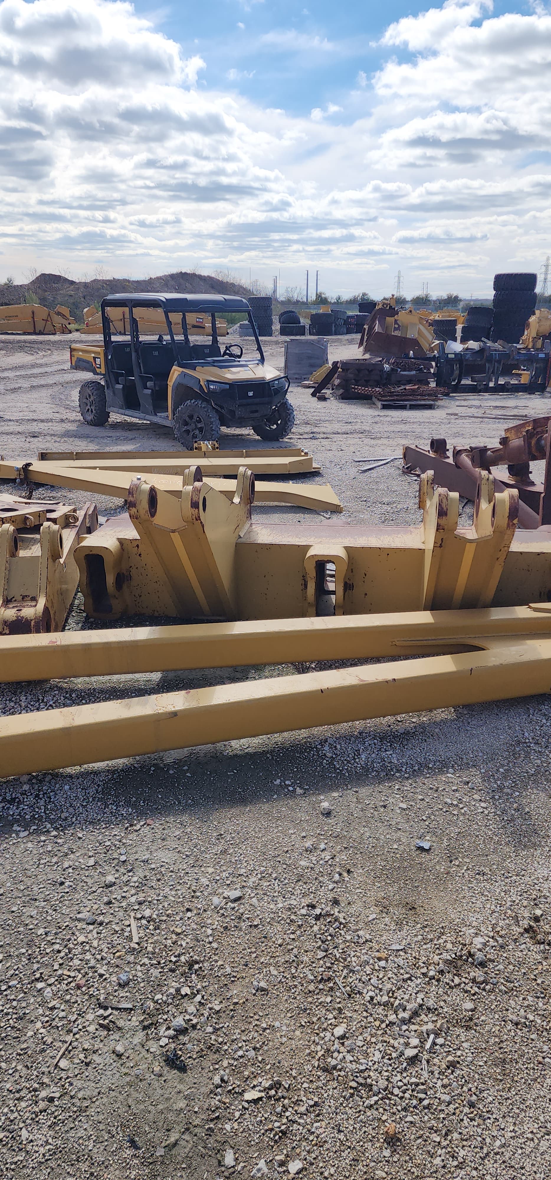 USED D10R/T RIPPER W/ 2 SHANKS 2 CYLINDERS RBLT BY HOLT MQ image 1