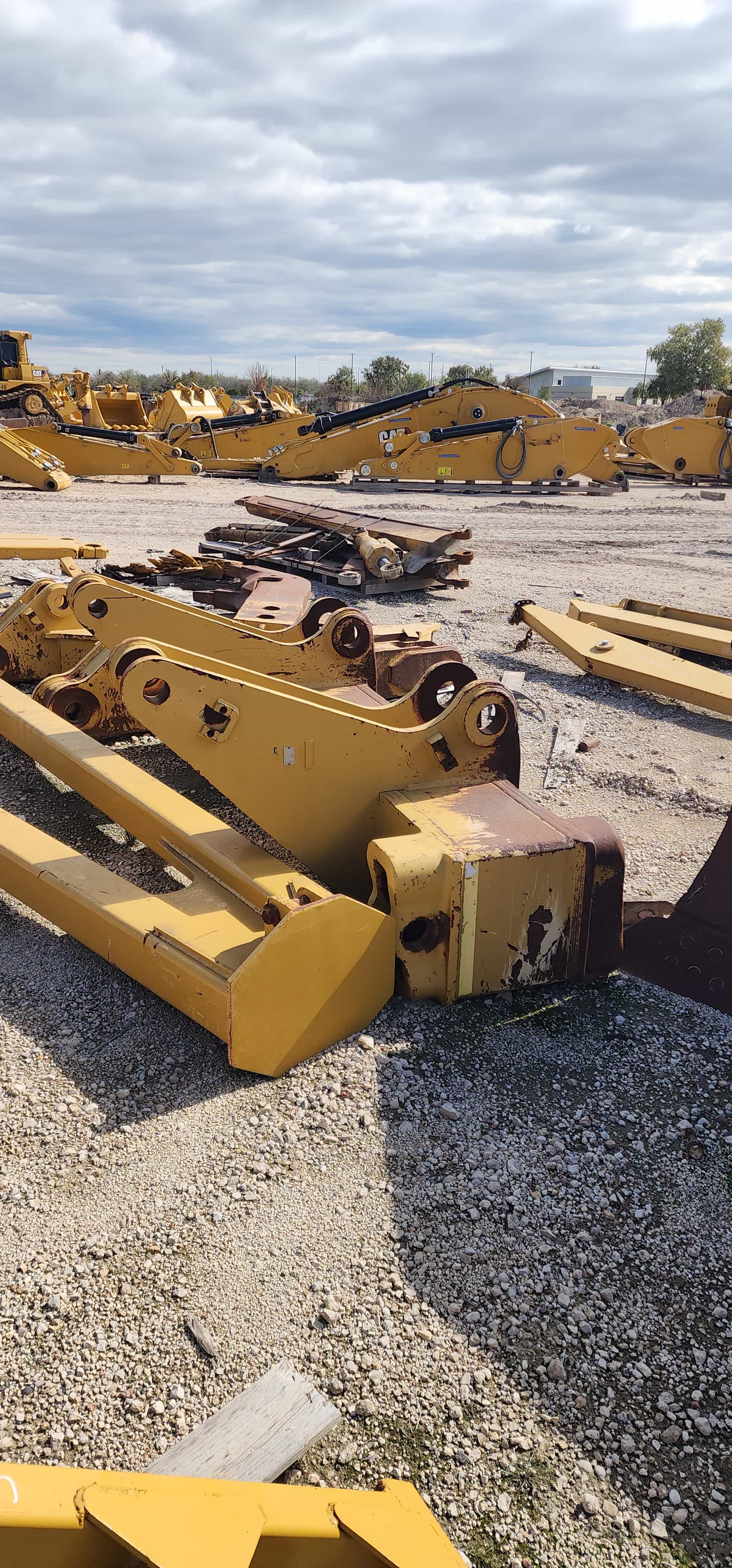 USED D10R/T RIPPER W/ 2 SHANKS 2 CYLINDERS RBLT BY HOLT MQ image 13
