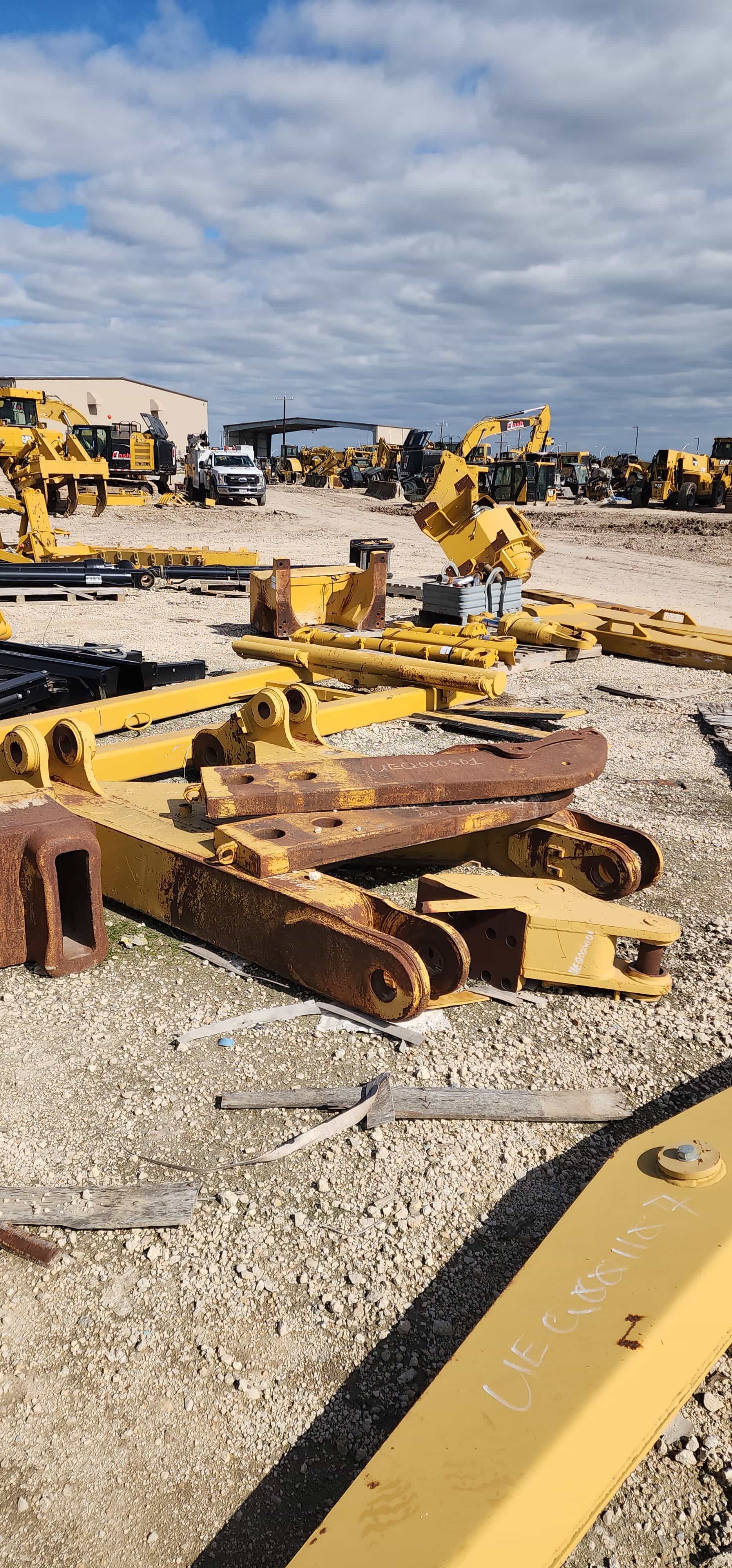 USED D10R/T RIPPER W/ 2 SHANKS 2 CYLINDERS RBLT BY HOLT MQ image 11