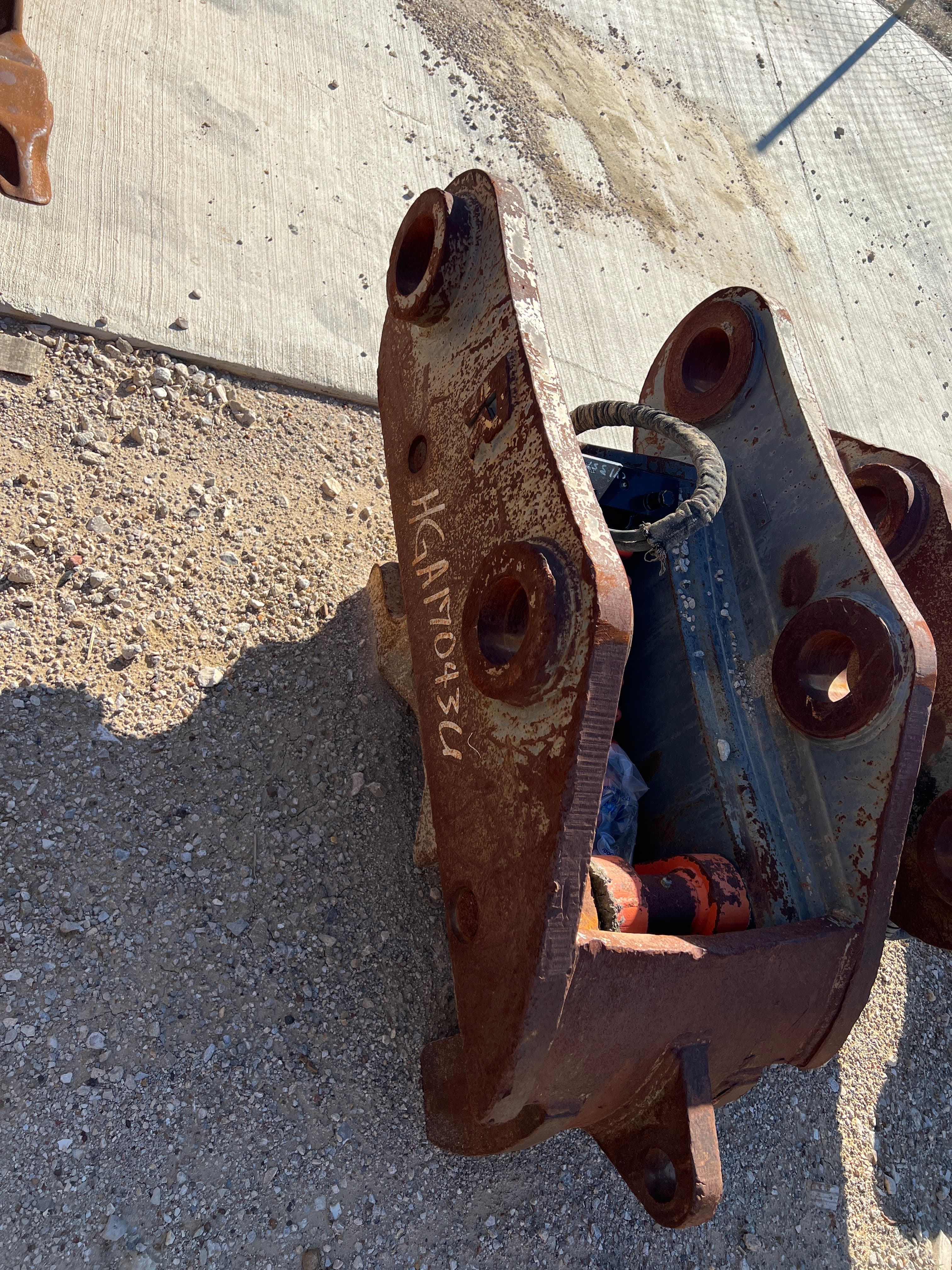 ROCKLAND PIN GRABBER FITS "TB" LINKAGE MACHINES MQ image 1