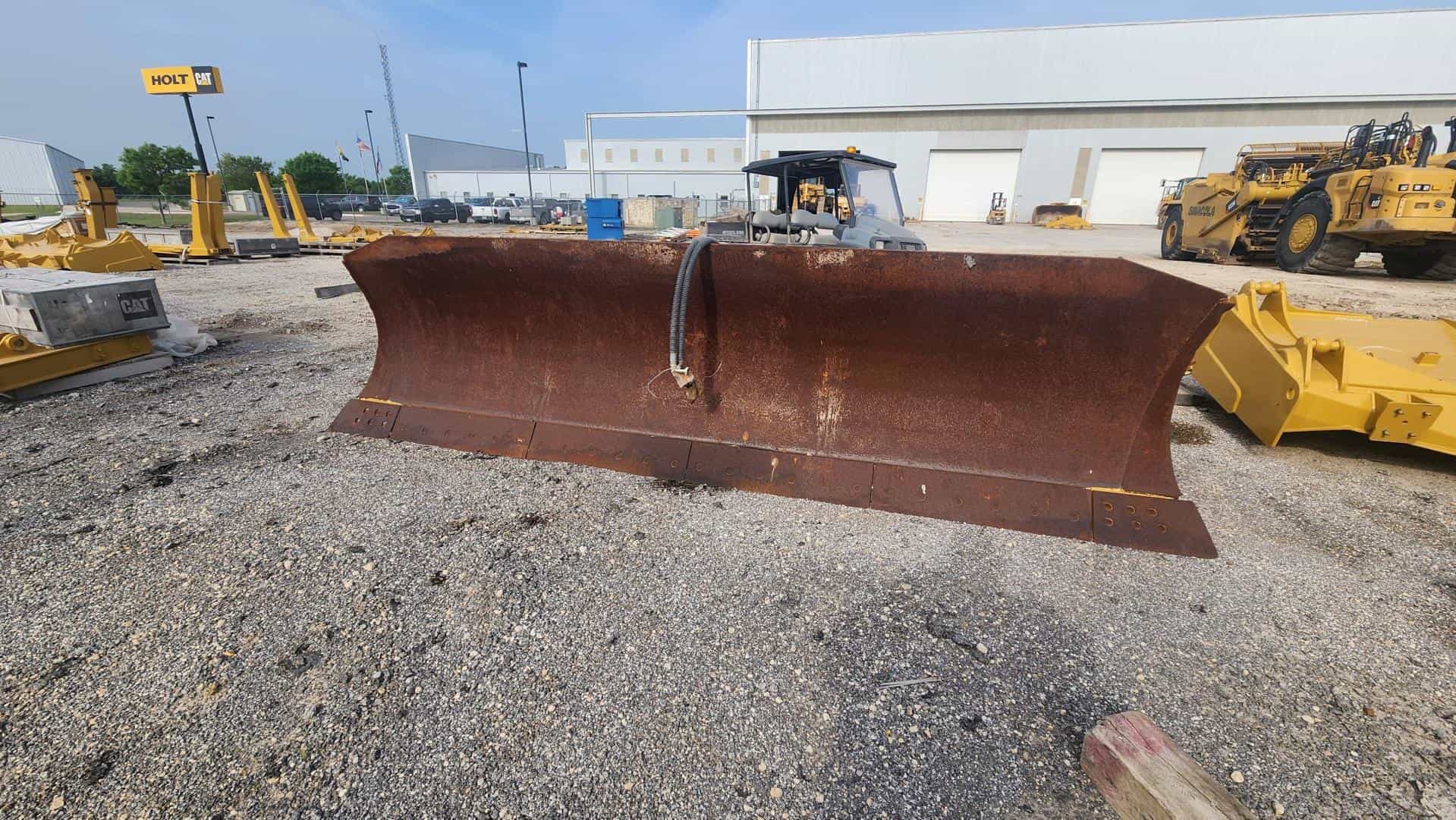 USED D6T XW TWIN TILT ANGLE BLADE - COMPLETE MQ image 3