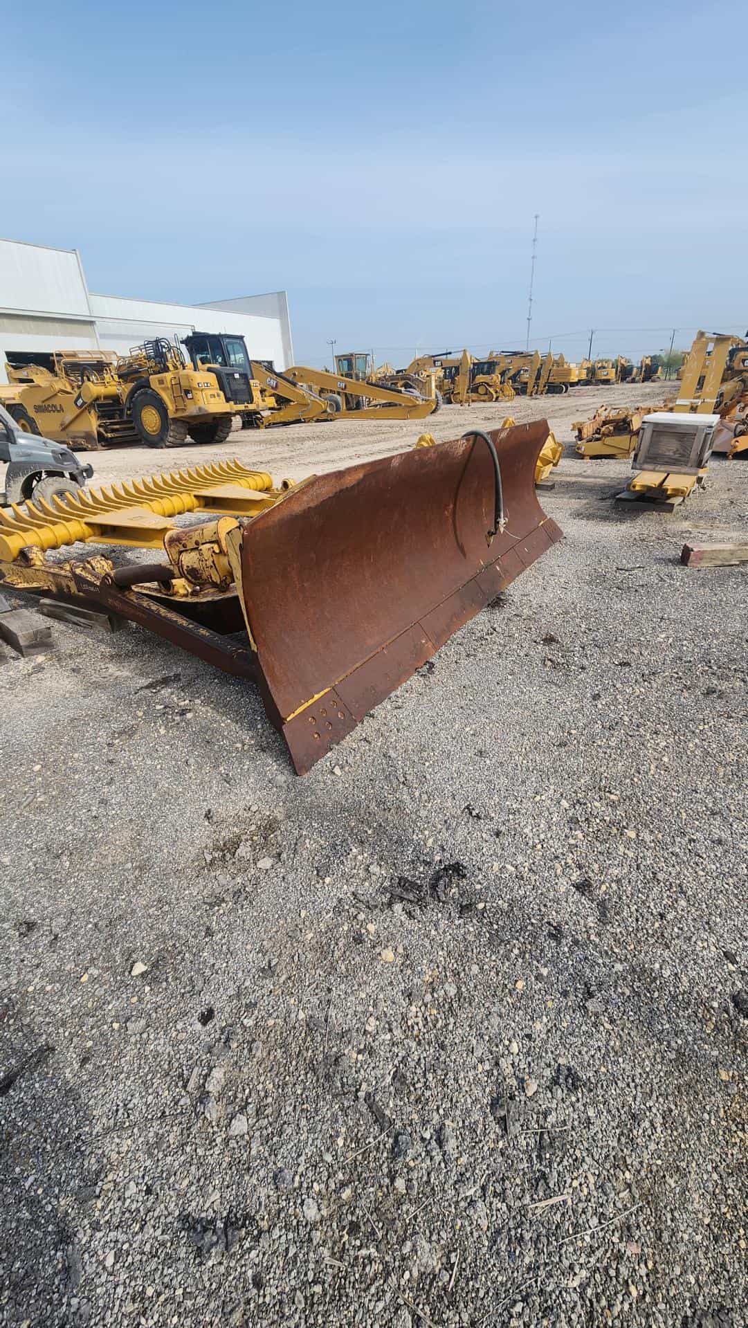 USED D6T XW TWIN TILT ANGLE BLADE - COMPLETE MQ image 4