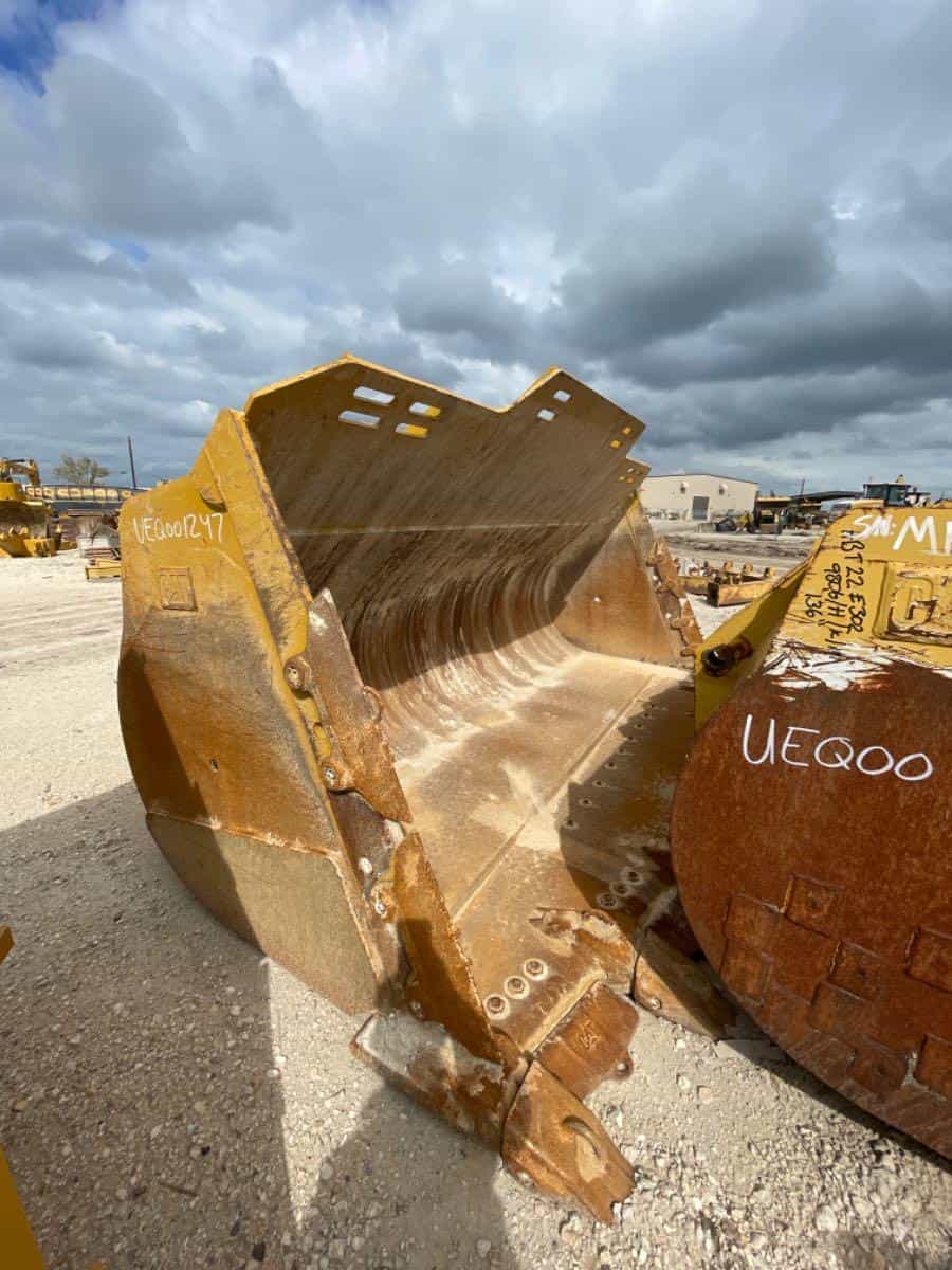 SLIGHTLY USED 988K ROCK BUCKET (323 HRS) P/N 4989992 10 YRDS MQ image 11
