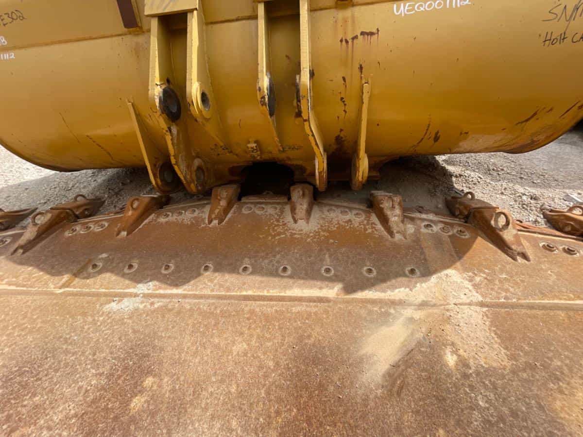 SLIGHTLY USED 988K ROCK BUCKET (323 HRS) P/N 4989992 10 YRDS MQ image 9
