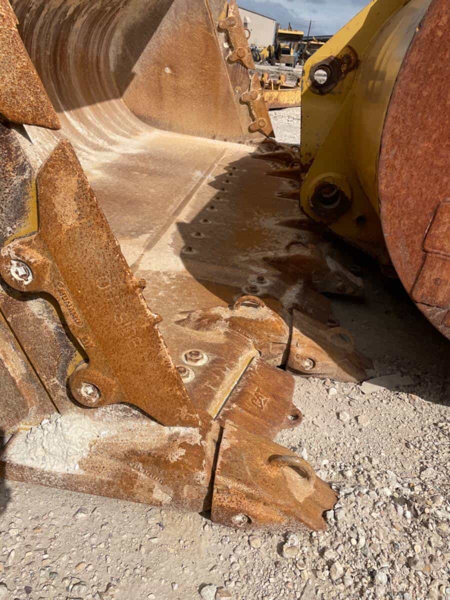 SLIGHTLY USED 988K ROCK BUCKET (323 HRS) P/N 4989992 10 YRDS MQ image 6